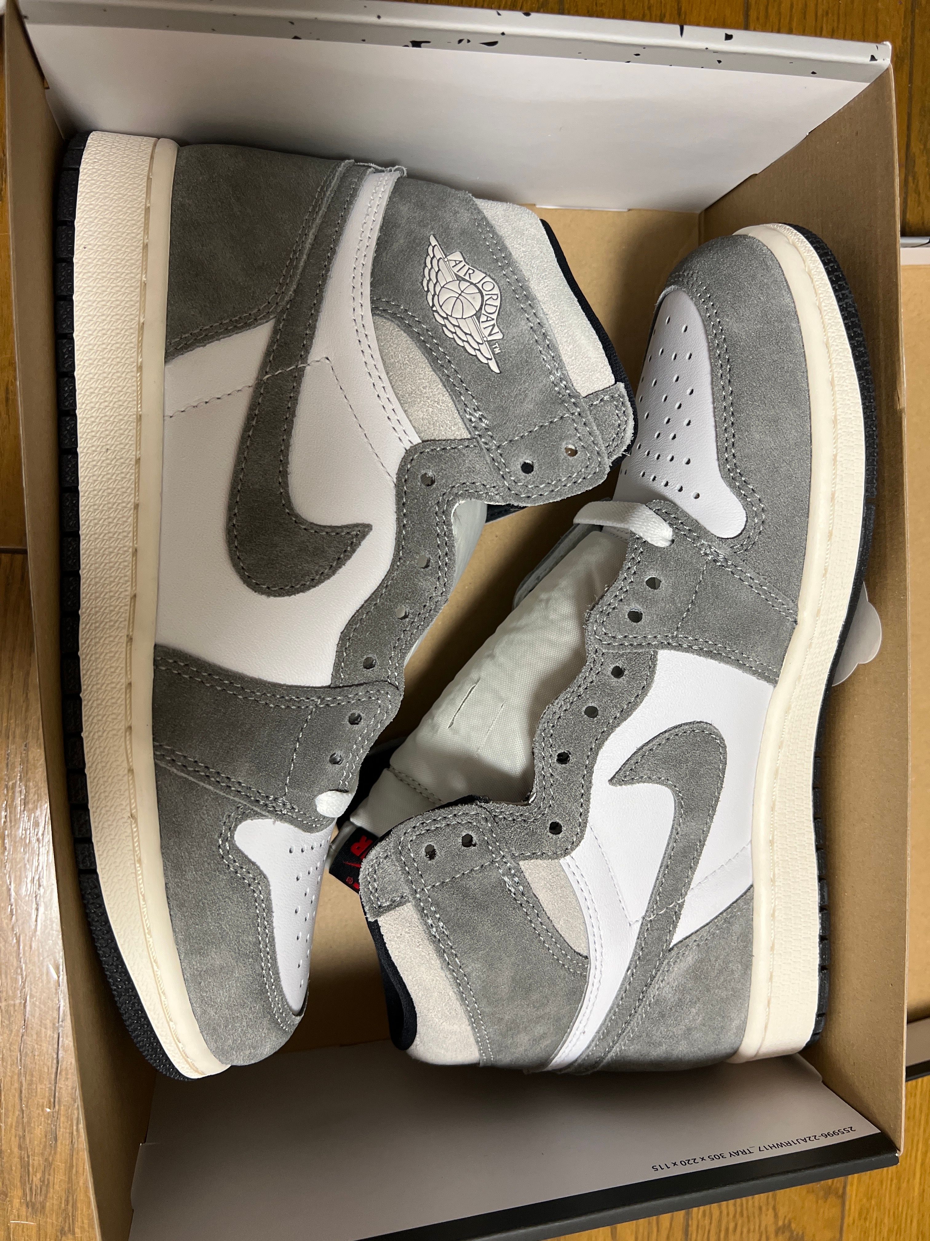 Nike Air Jordan 1 Retro High OG "Black and Smoke Grey"