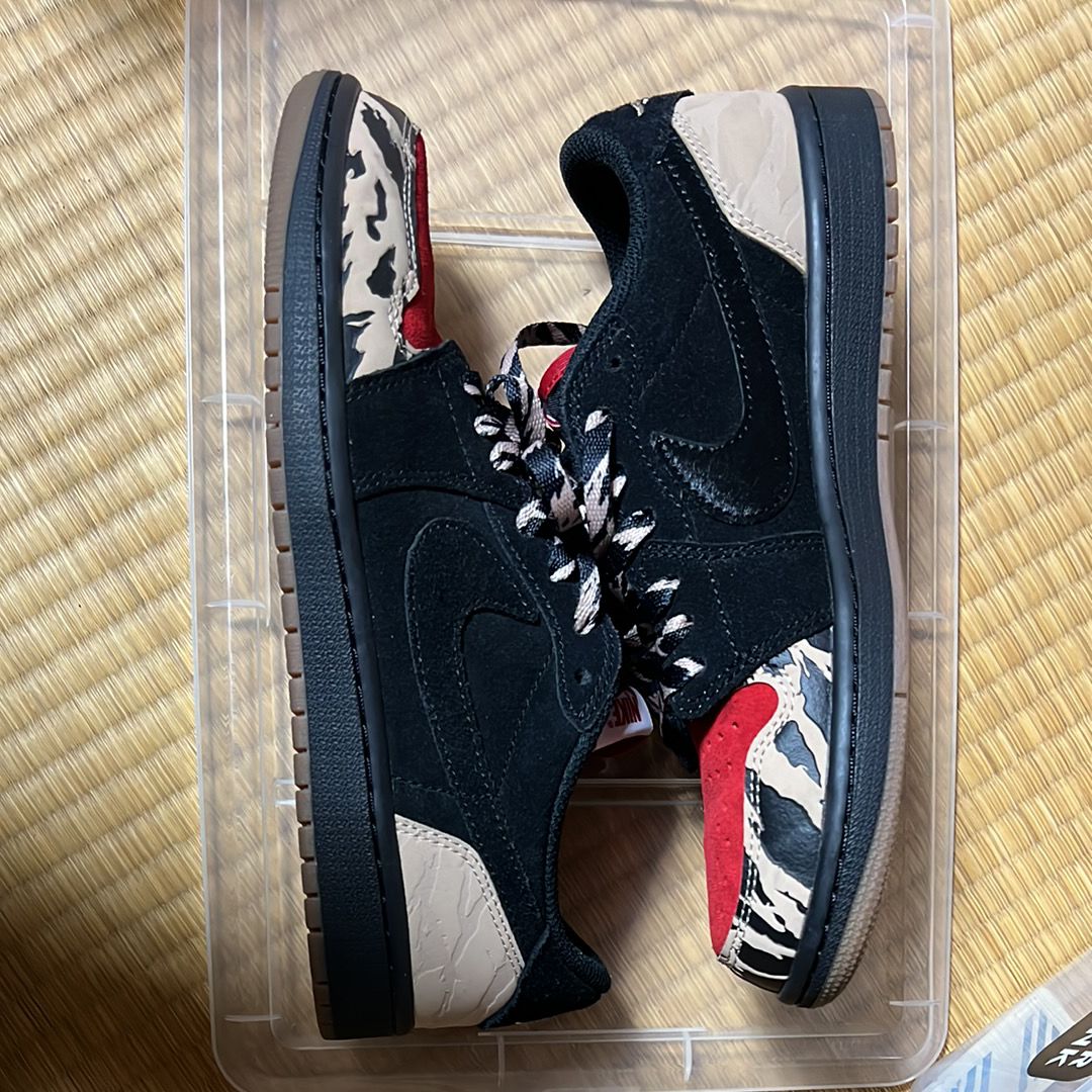 Sole Fly × Nike Air Jordan 1 Low "Black and Sport Red"