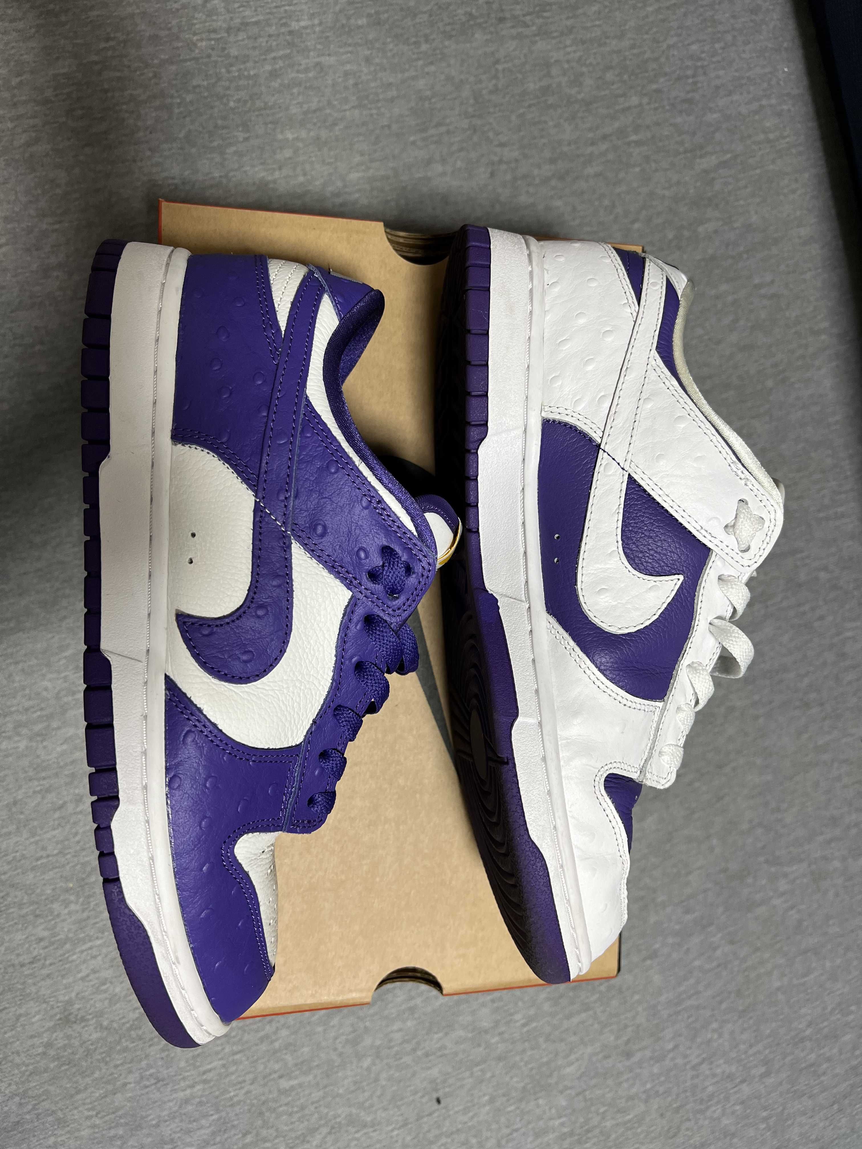 Nike Women's Dunk Low "Made You Look"