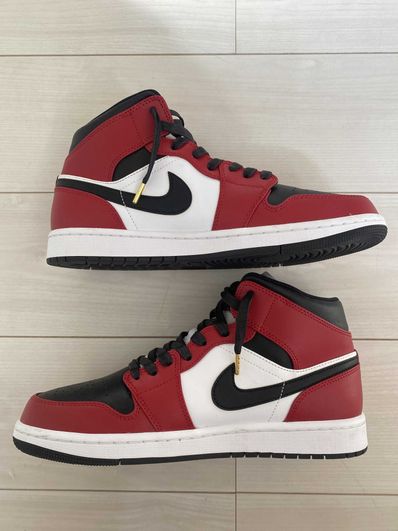 Nike Air Jordan 1 Mid "Chicago Black Toe"