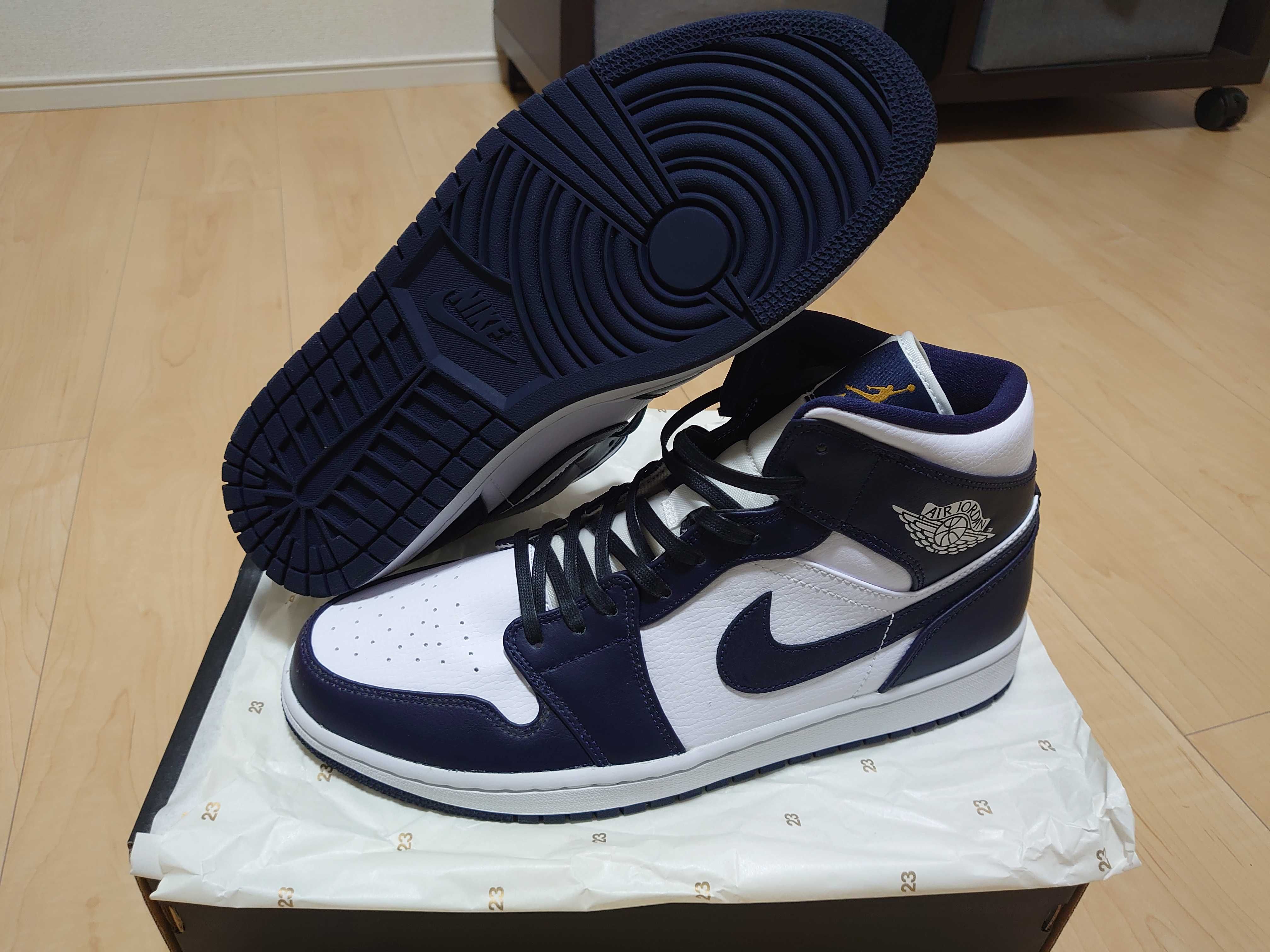 Nike Air Jordan 1 Mid "White Metallic Gold Obsidian"