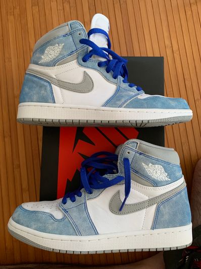Nike Air Jordan 1 High OG "Hyper Royal"