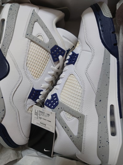 Nike Air Jordan 4 "Midnight Navy"