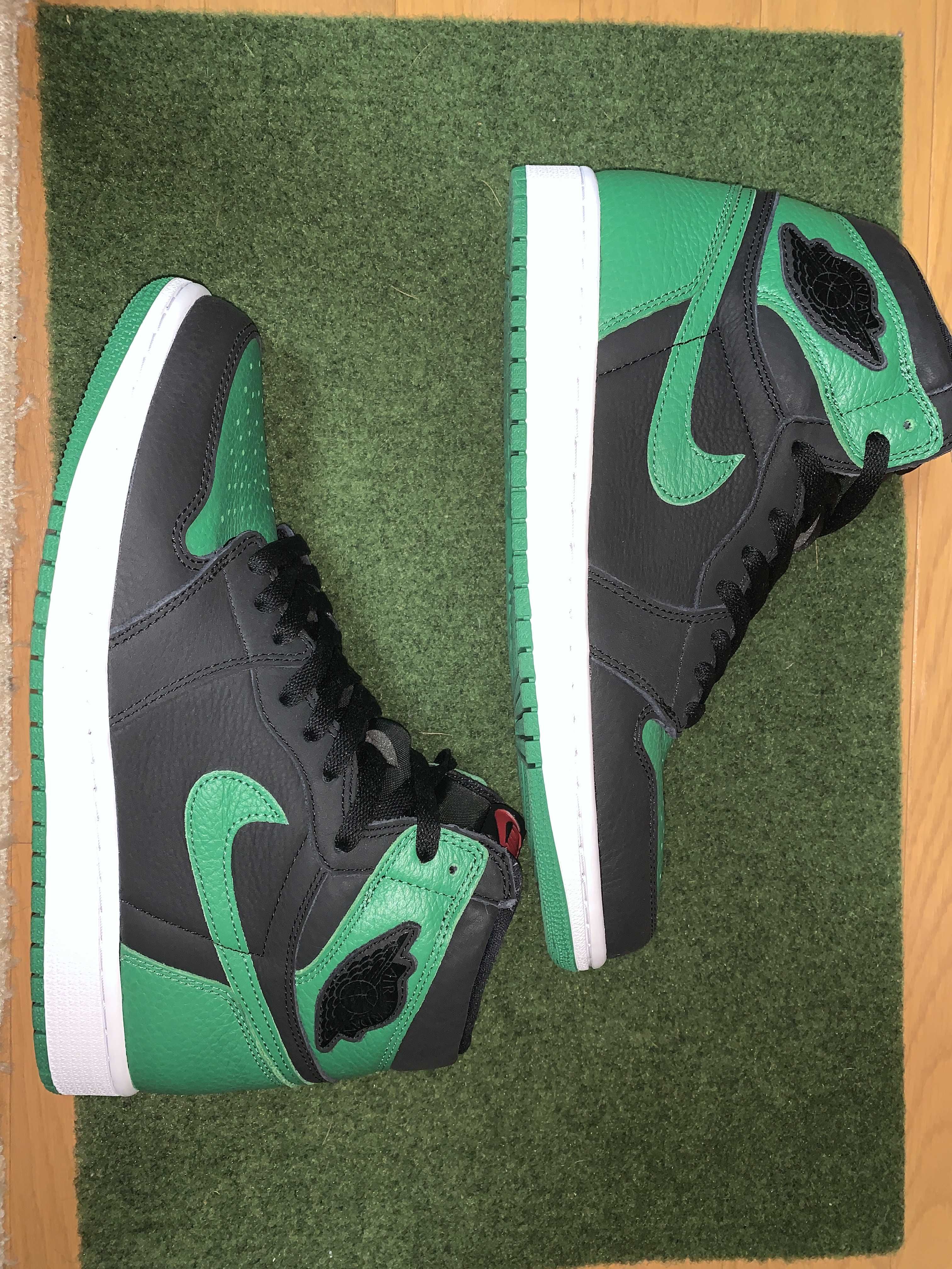 Nike Air Jordan 1 Retro High OG "Black/Pine Green" (2020)      