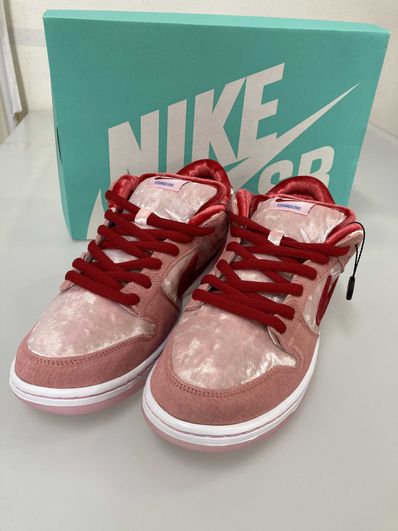Strangelove × Nike SB Dunk Low "Valentine’s Day"