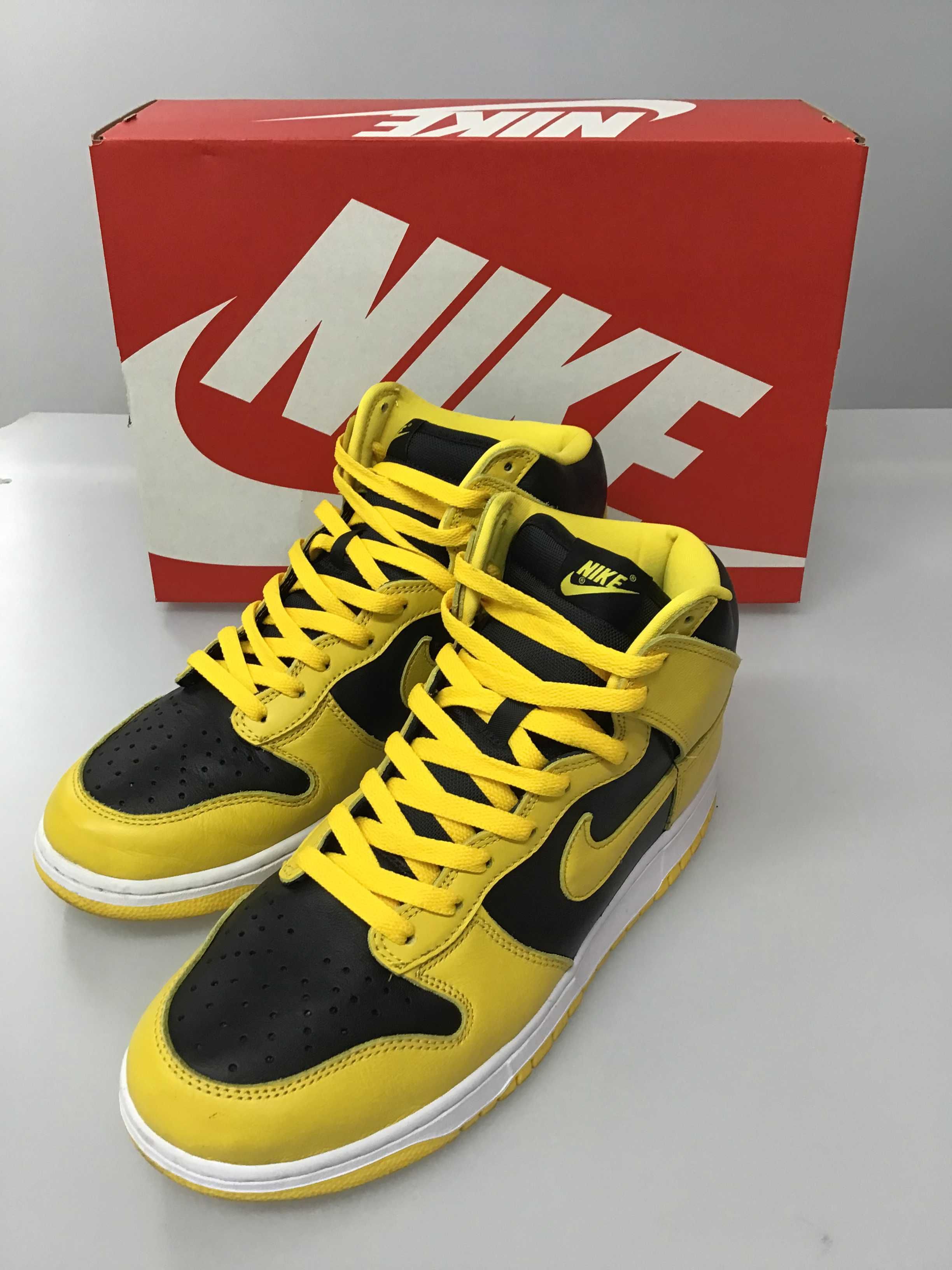 Nike Dunk High "Black/Varsity Maize"