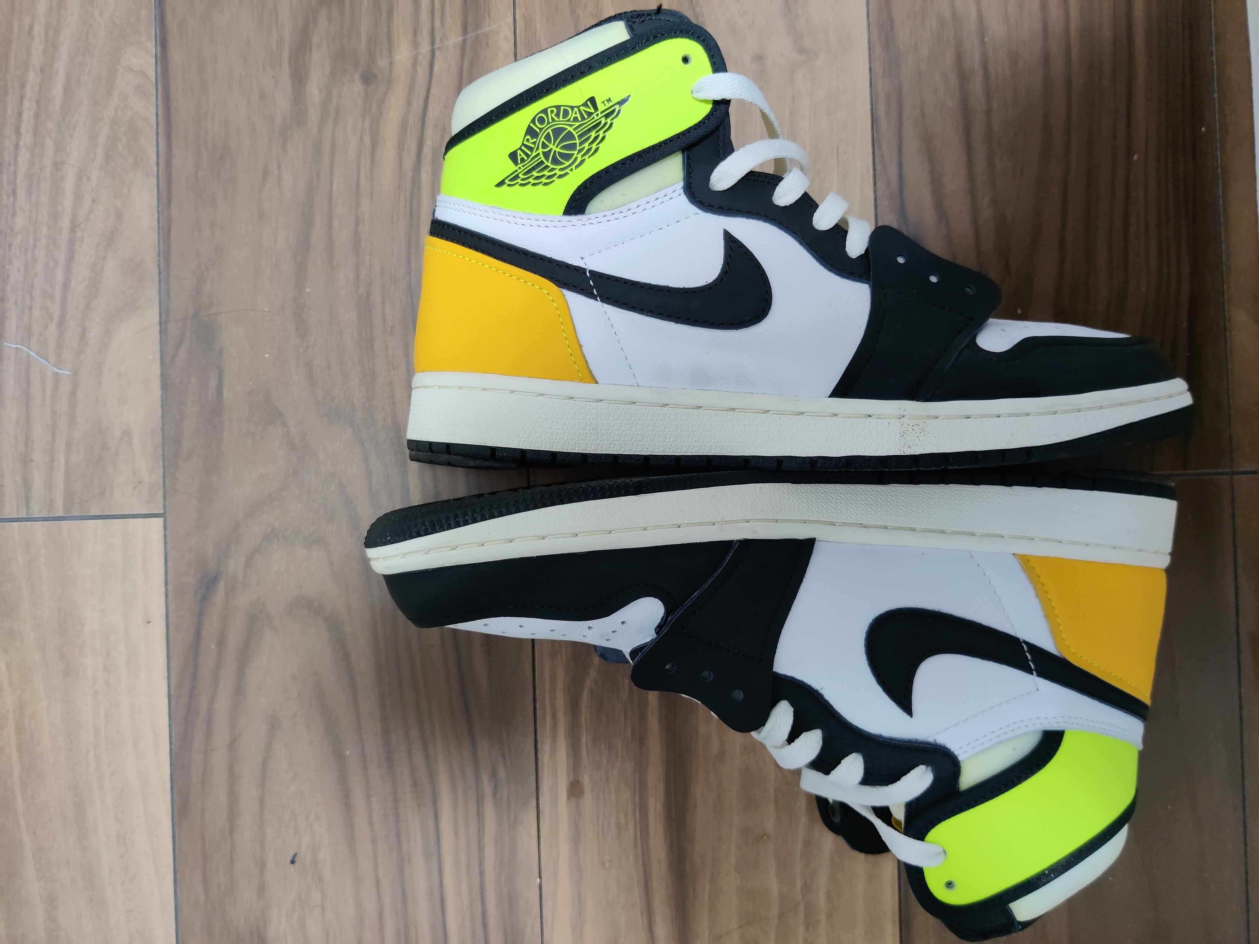Nike Air Jordan 1 High OG "Volt Gold"