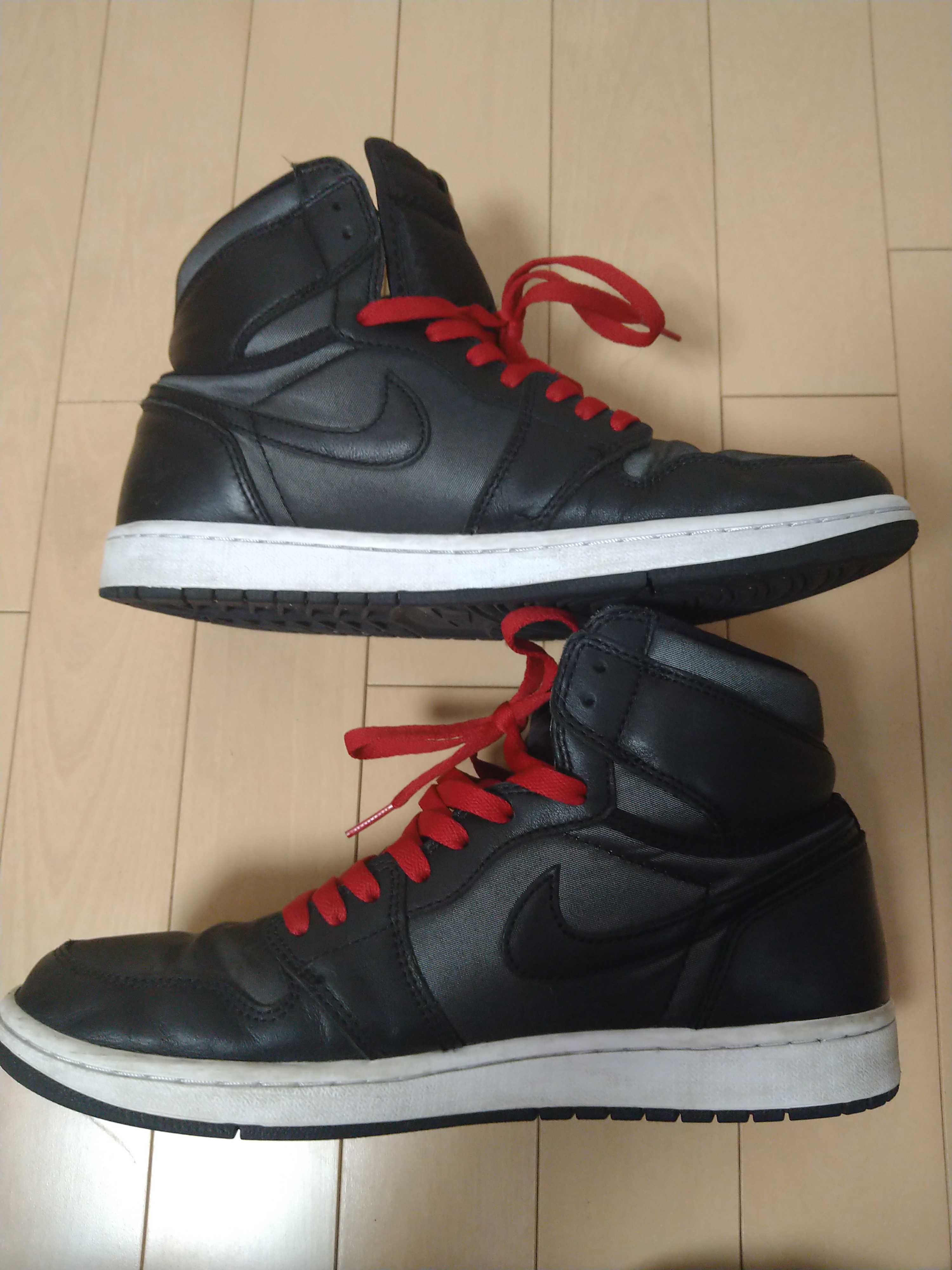 Nike Air Jordan 1 Retro High OG "Black/Metallic Silver/Gym Red"  