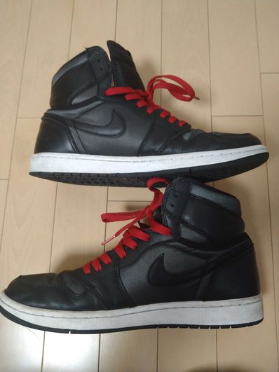 Nike Air Jordan 1 Retro High OG "Black/Metallic Silver/Gym Red"