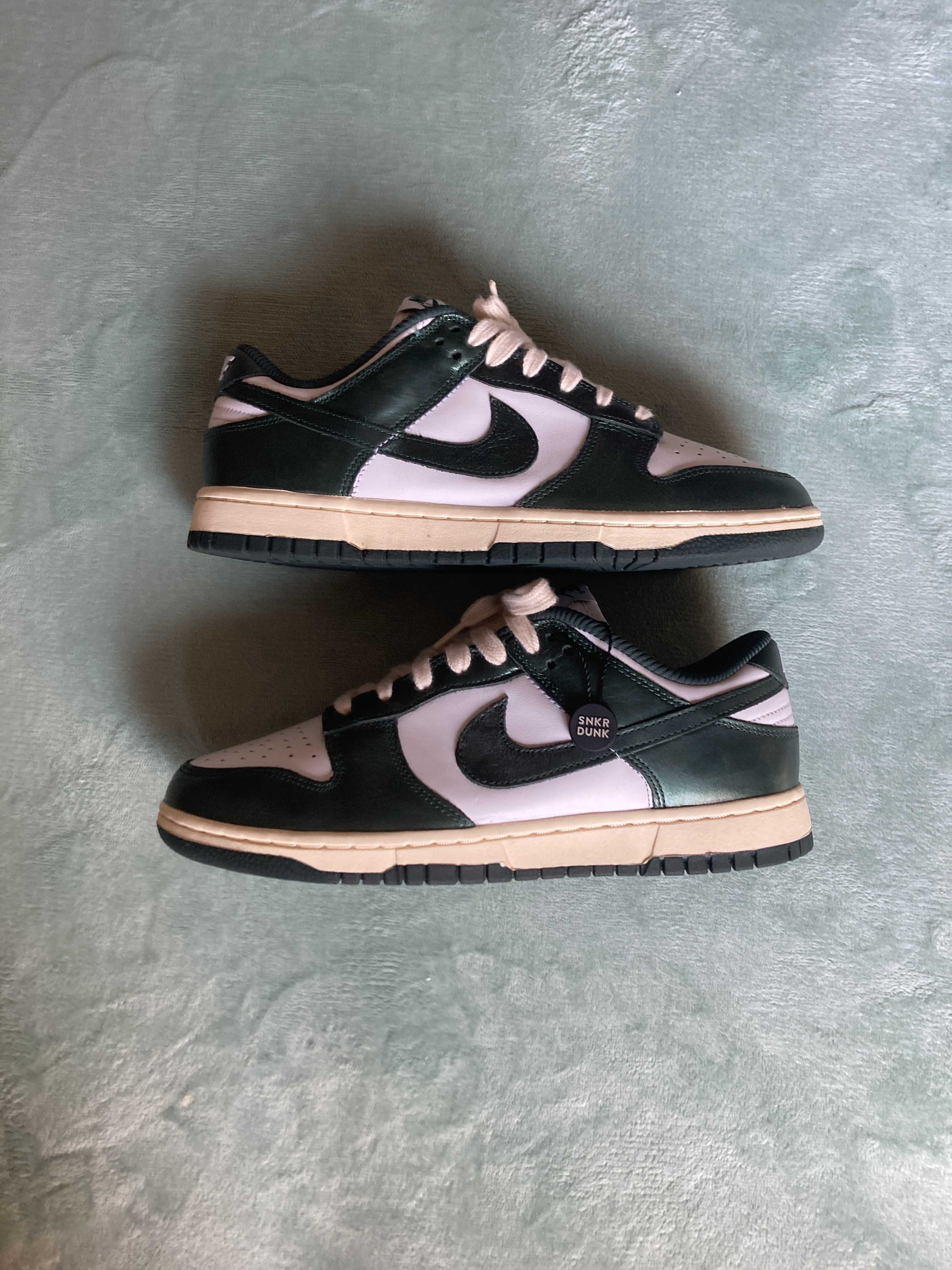 Nike Women's Dunk Low "Vintage Green"