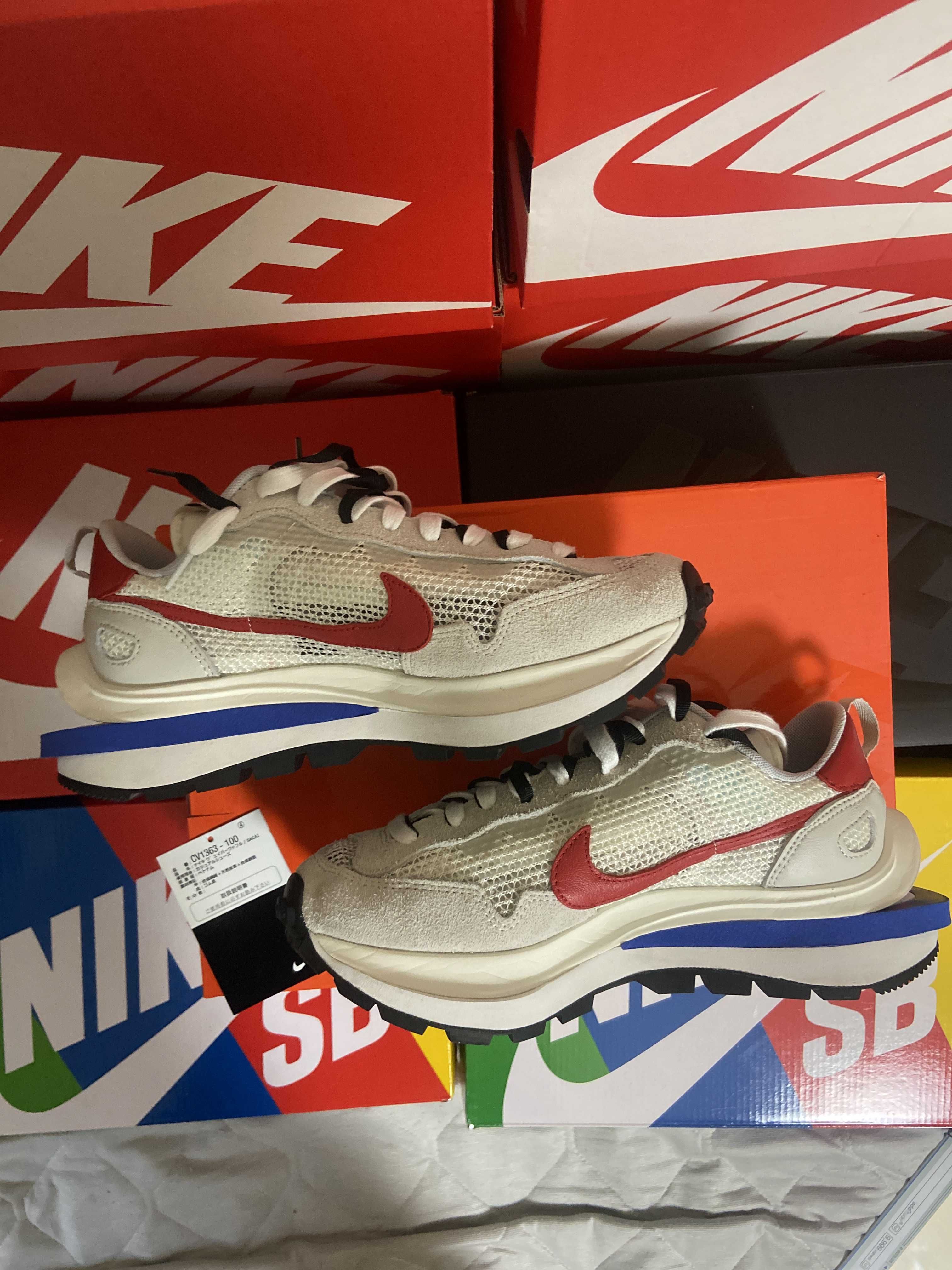 sacai × Nike Vapor Waffle "Royal Fuchsia"