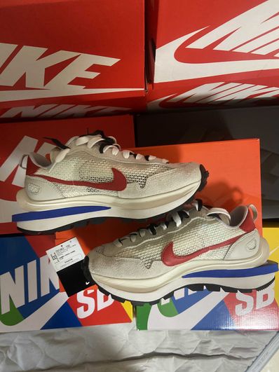 sacai × Nike Vapor Waffle "Royal Fuchsia"