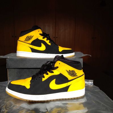 Nike Air Jordan 1 Retro Mid "New Love" (2017)