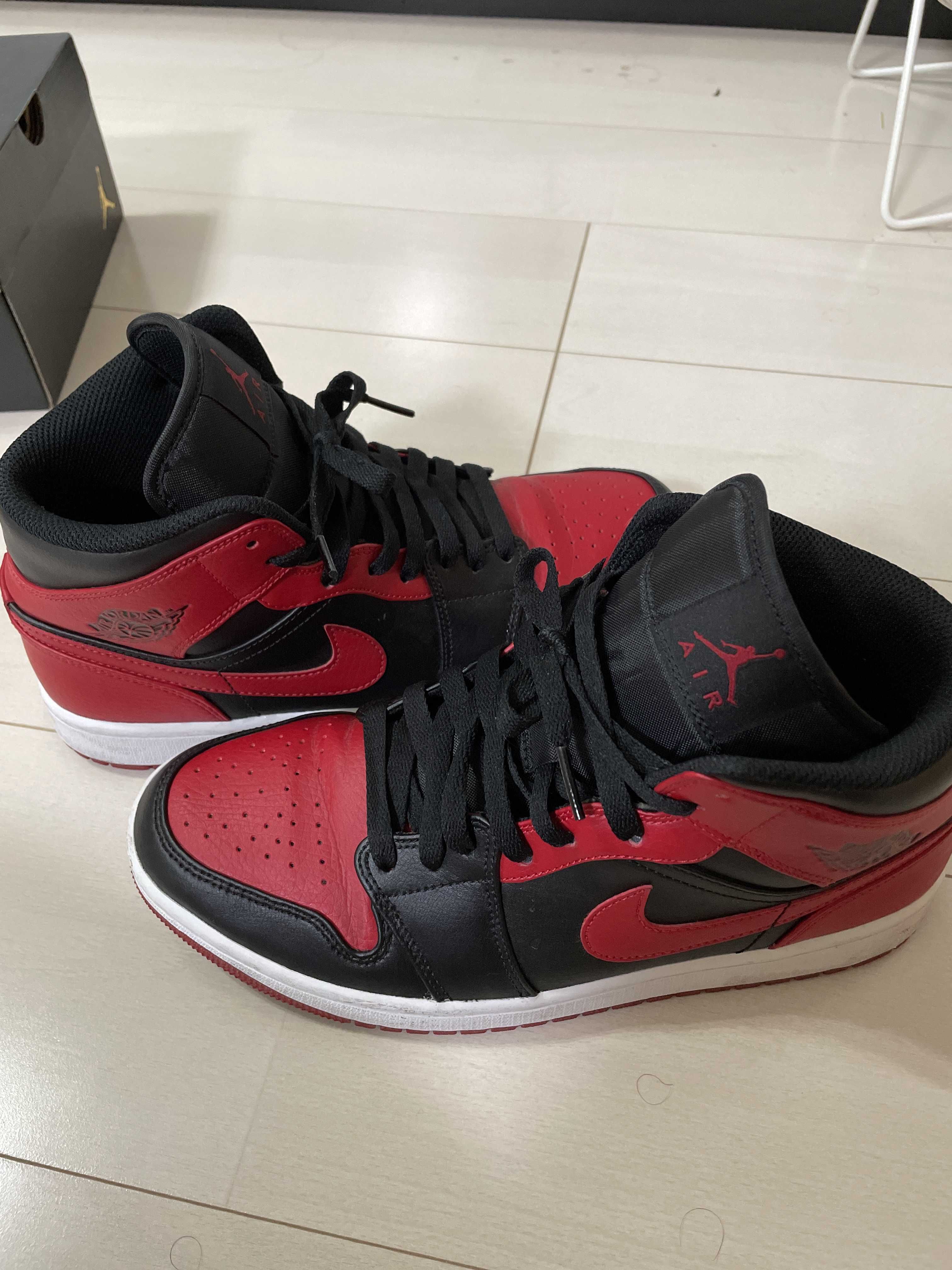 Nike Air Jordan 1 Mid "Bred"