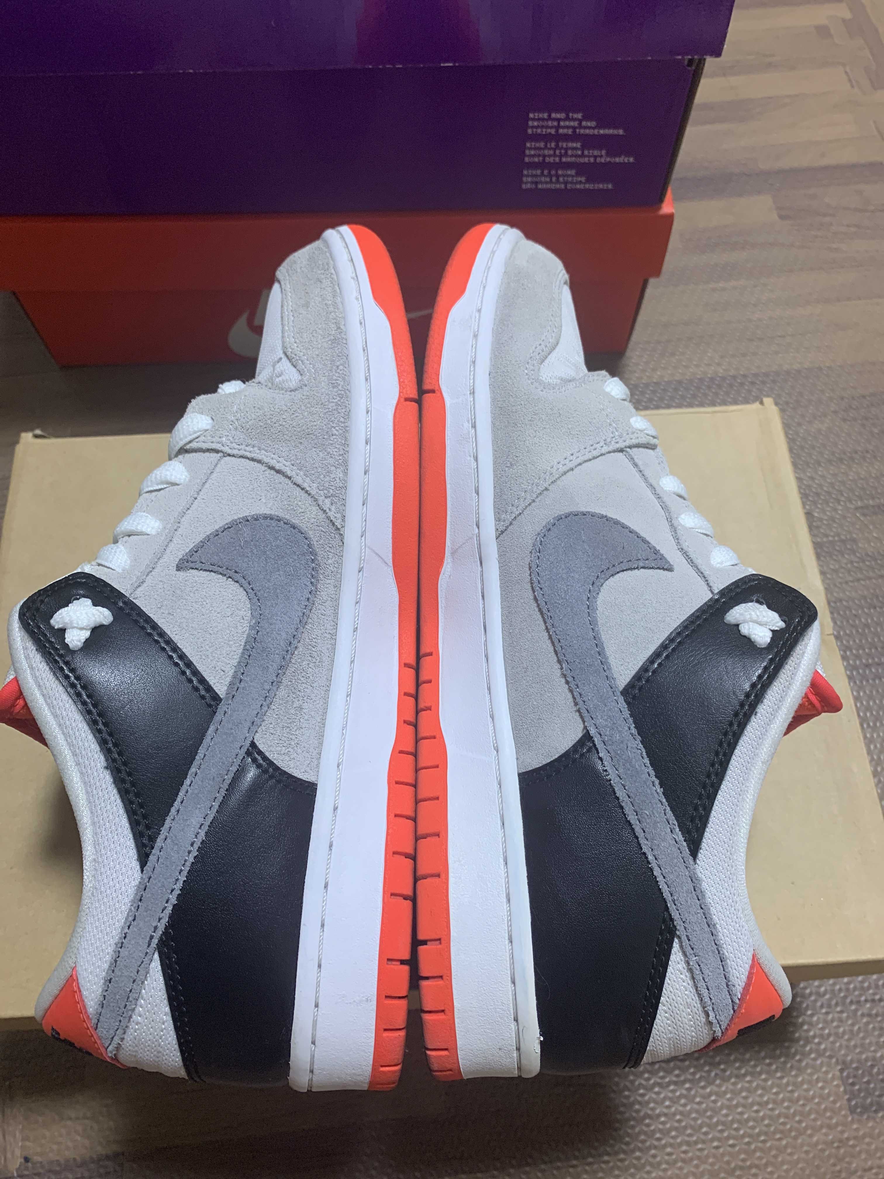 Nike SB Dunk Low "Infrared"