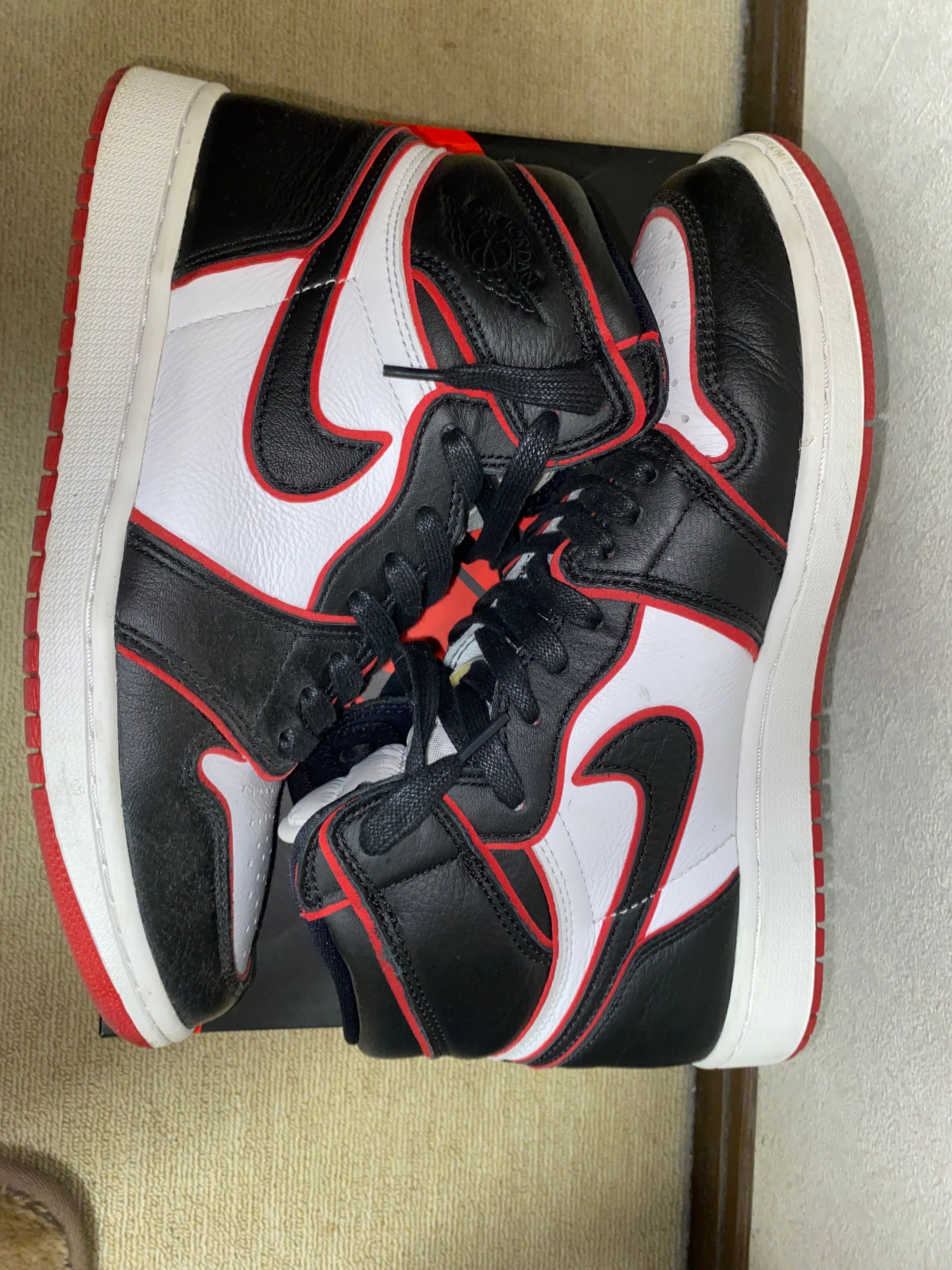 Nike Air Jordan 1 Retro High OG "Blood Line"   