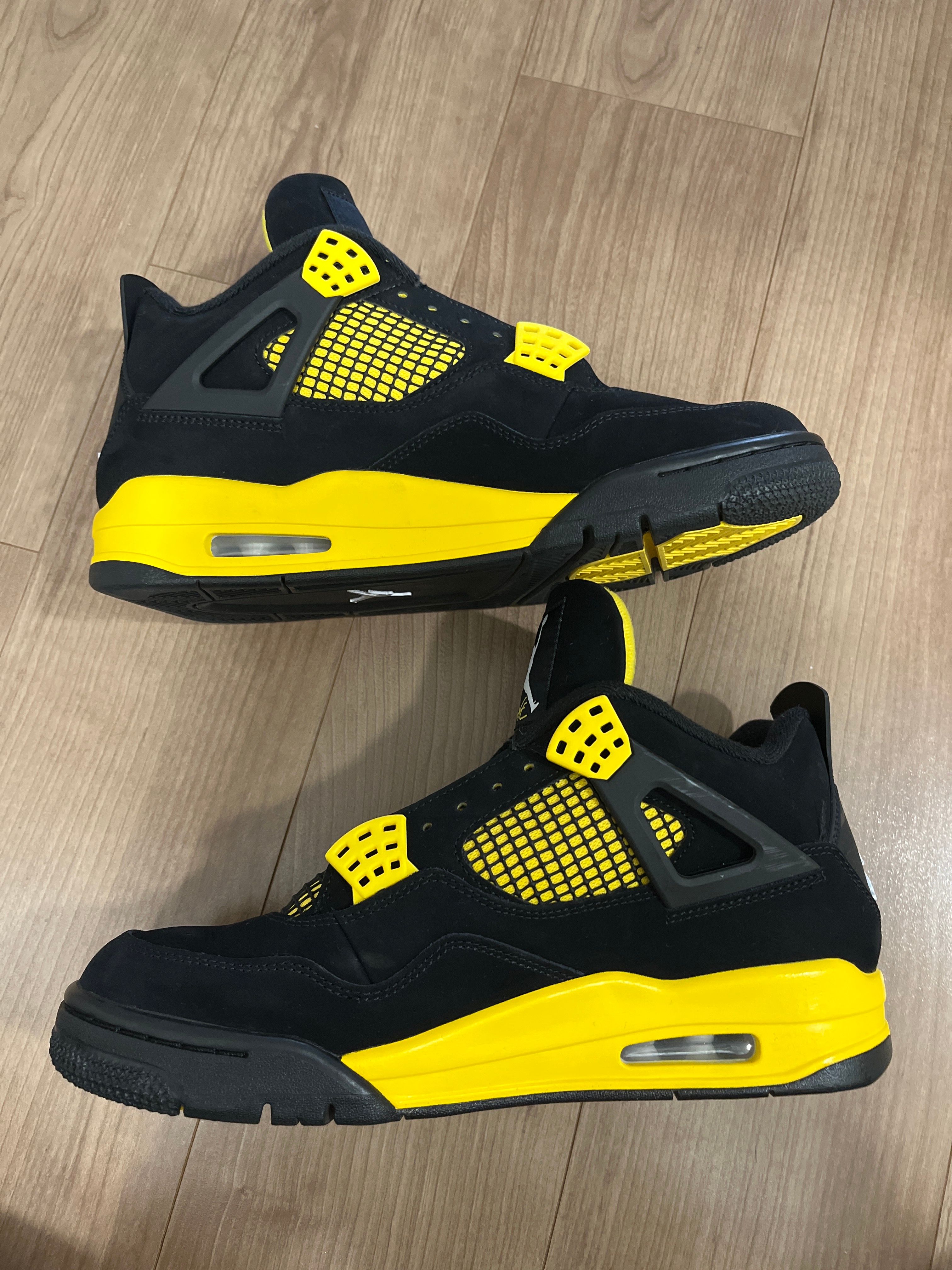 Nike Air Jordan 4 Retro "Thunder"(2023)