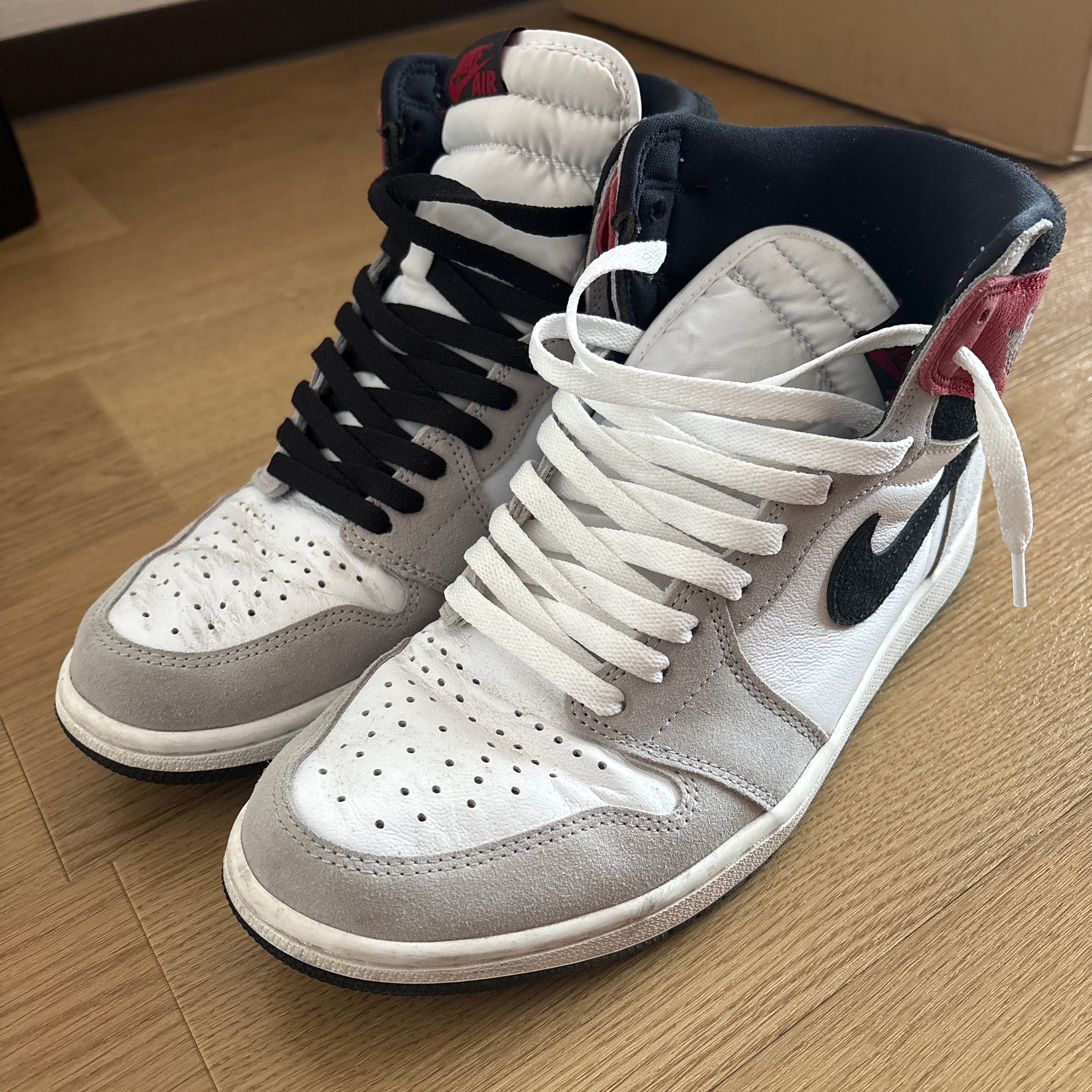 Nike Air Jordan 1 High OG "White/Black/Light Smoke Grey"