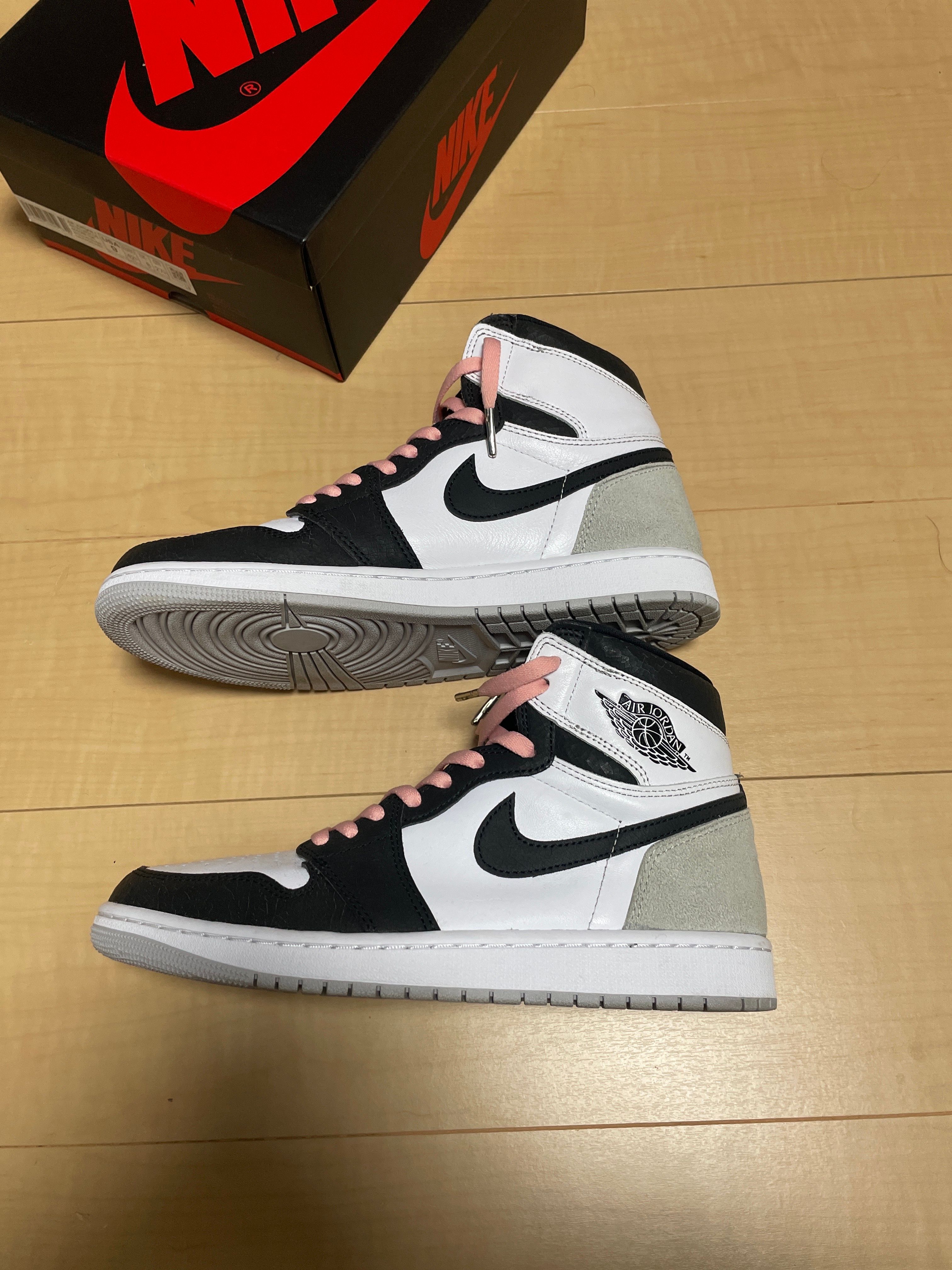 Nike Air Jordan 1 High OG "Bleached Coral"