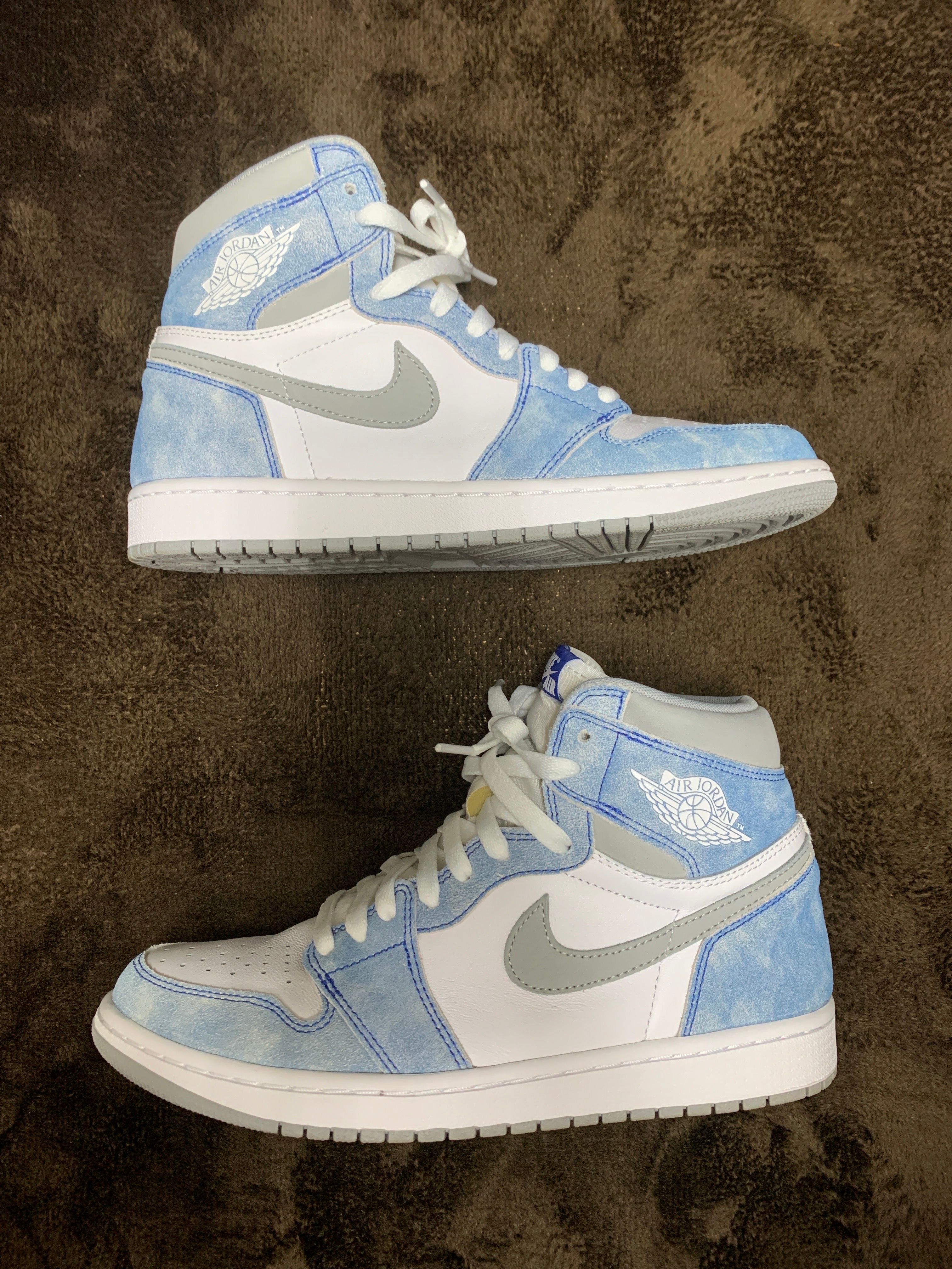 Nike Air Jordan 1 High OG "Hyper Royal"