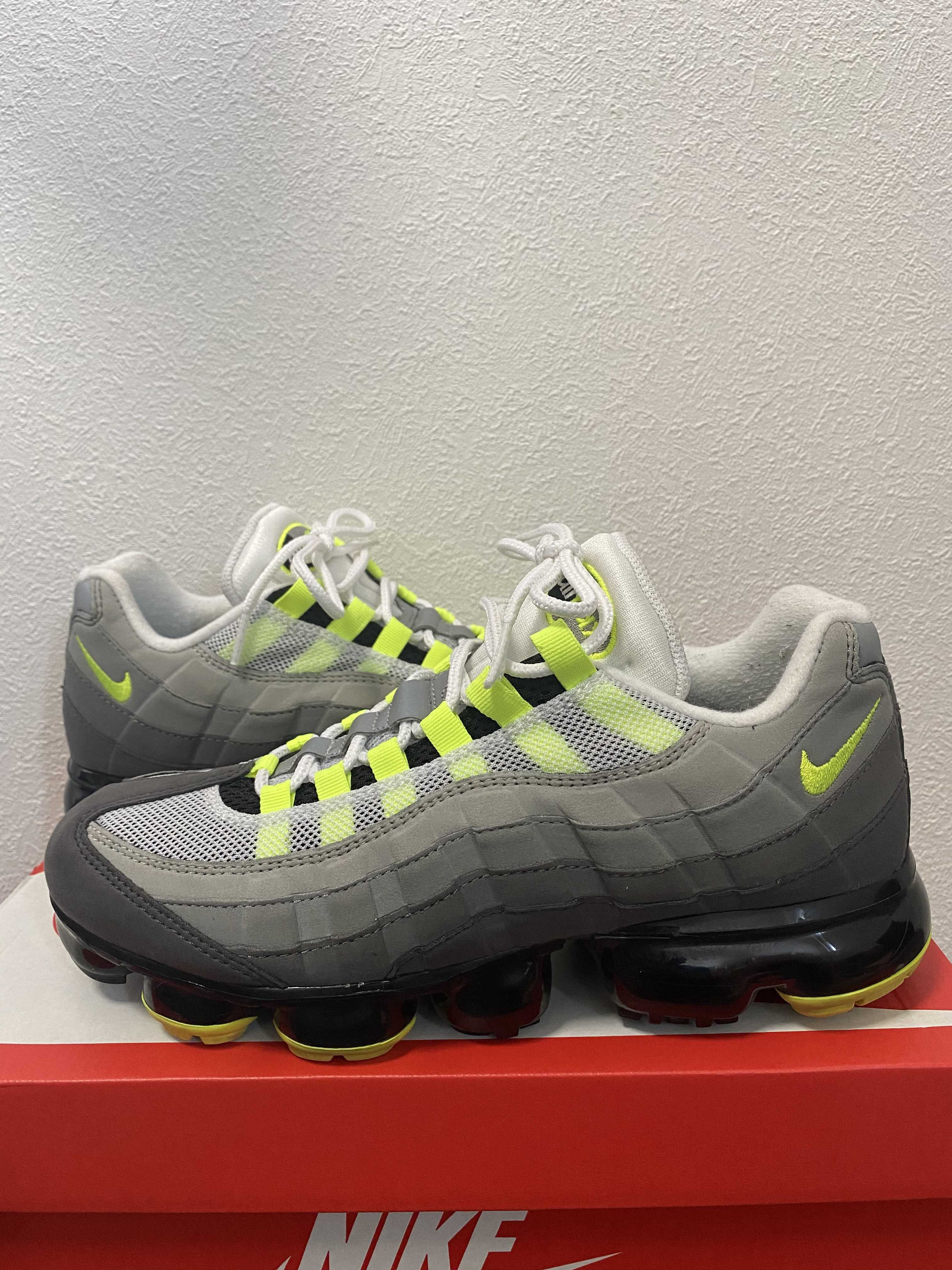 Nike Air Vapormax 95 "Neon"