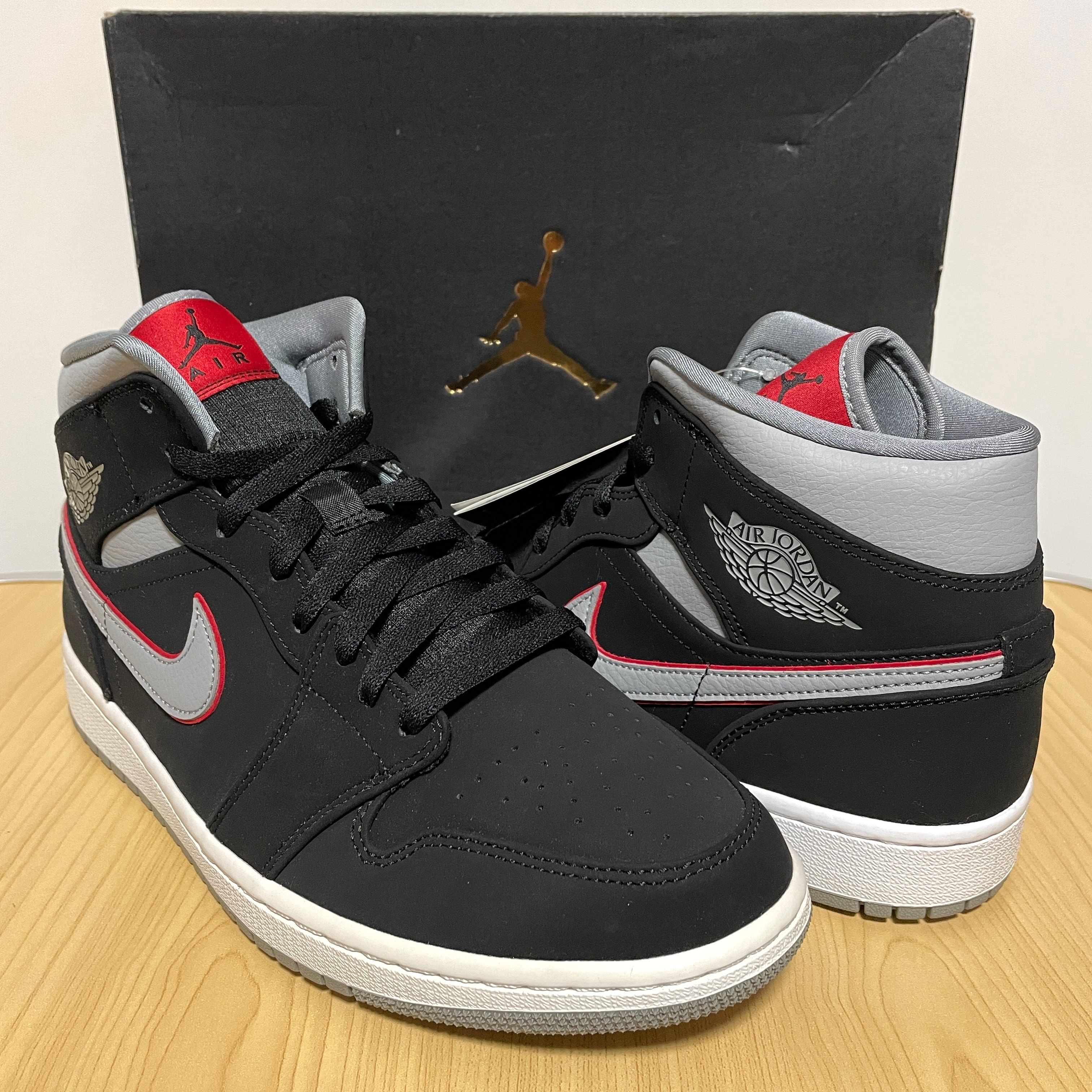 Nike Air Jordan 1 Mid "Black Particle Grey Gym Red"