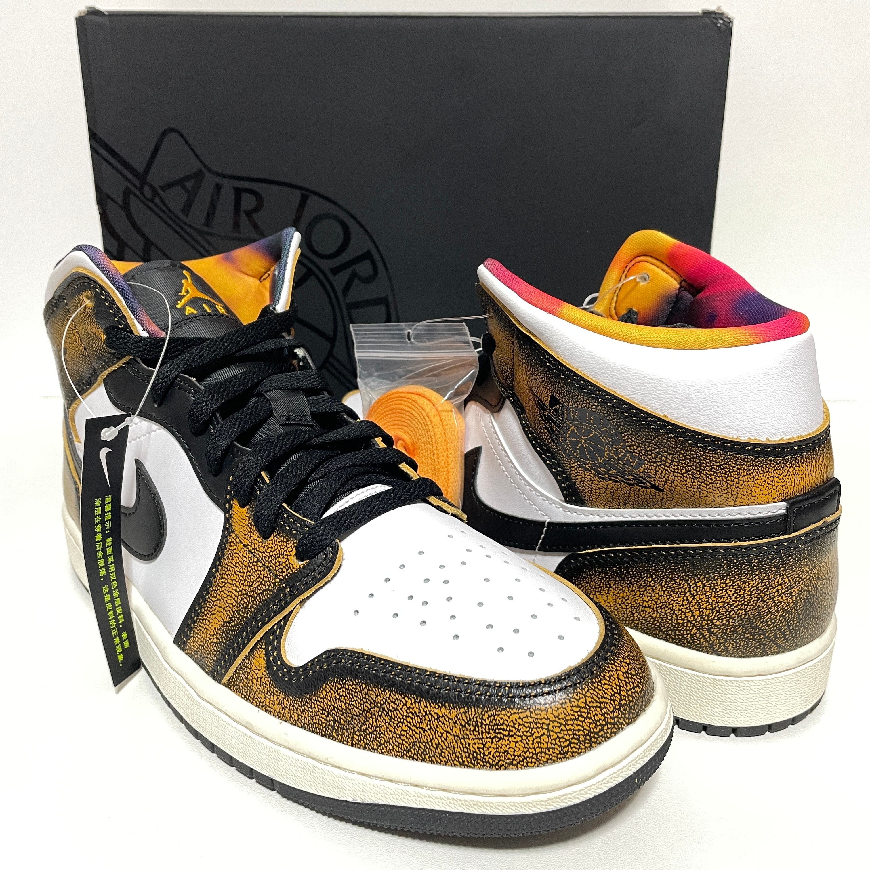 ナイキ エアジョーダン1 ミッド 