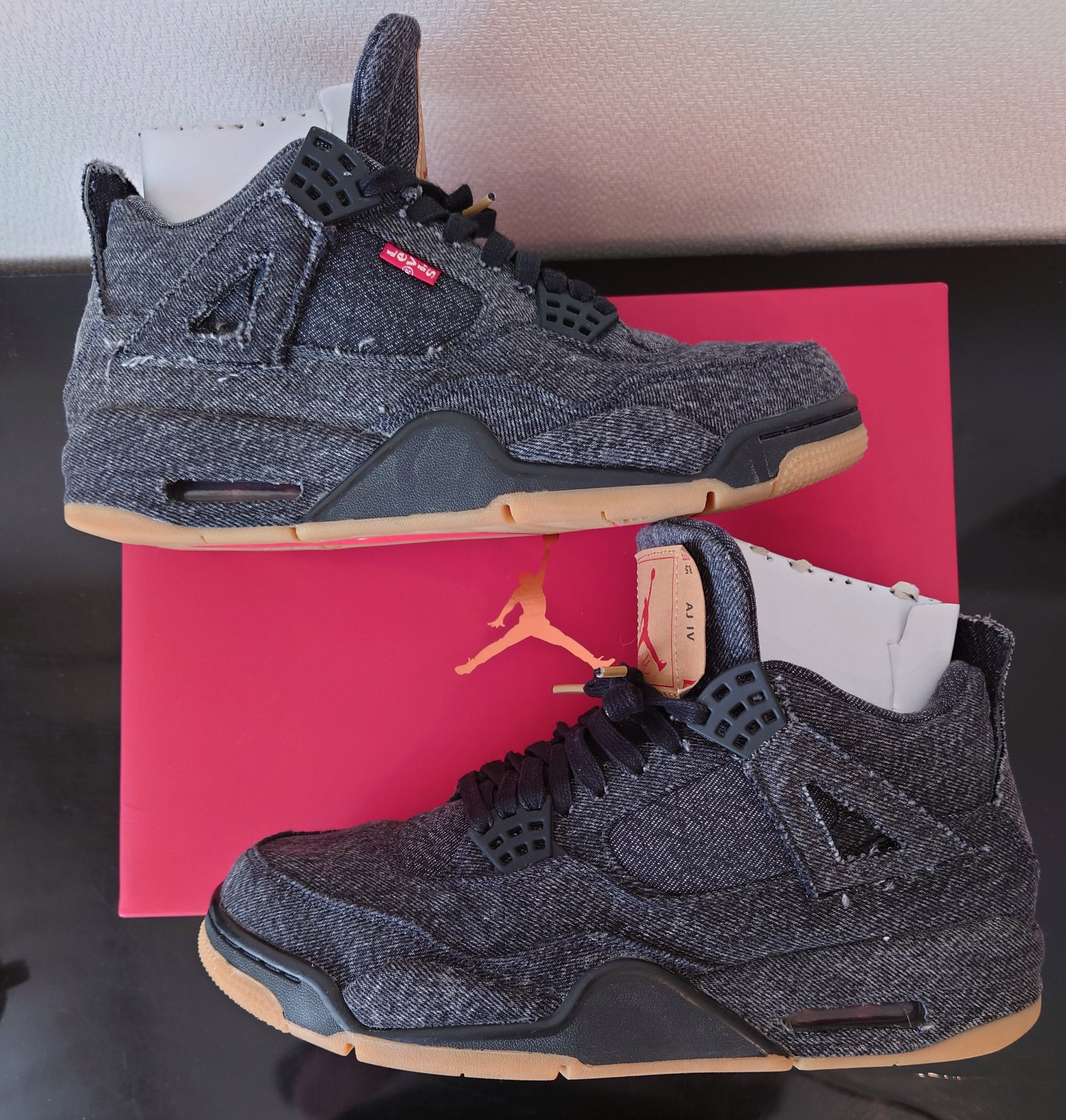 Nike × Levi's Air Jordan 4 "Black Denim" (Tag: LEVIS®)