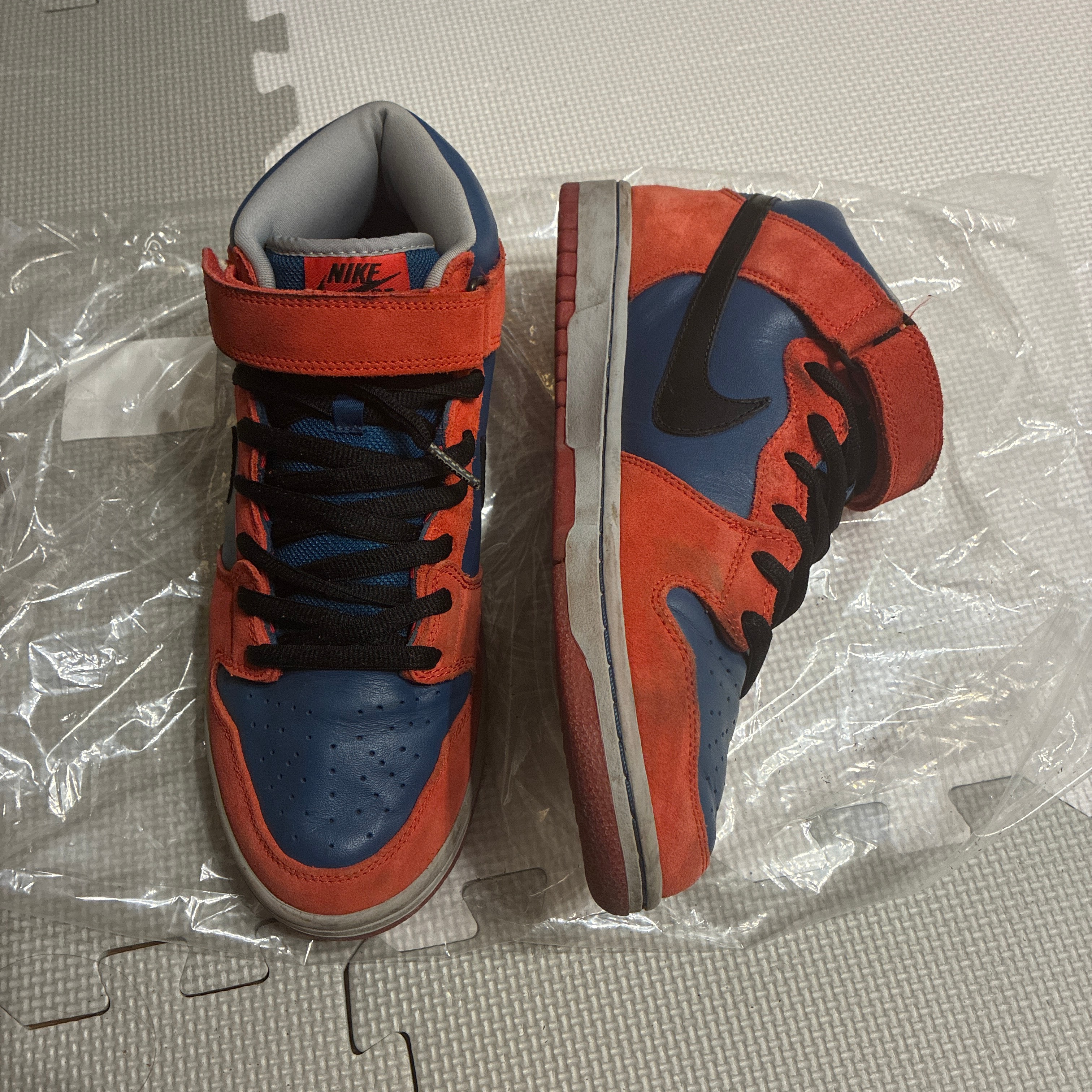Nike SB Dunk Mid "Spiderman"