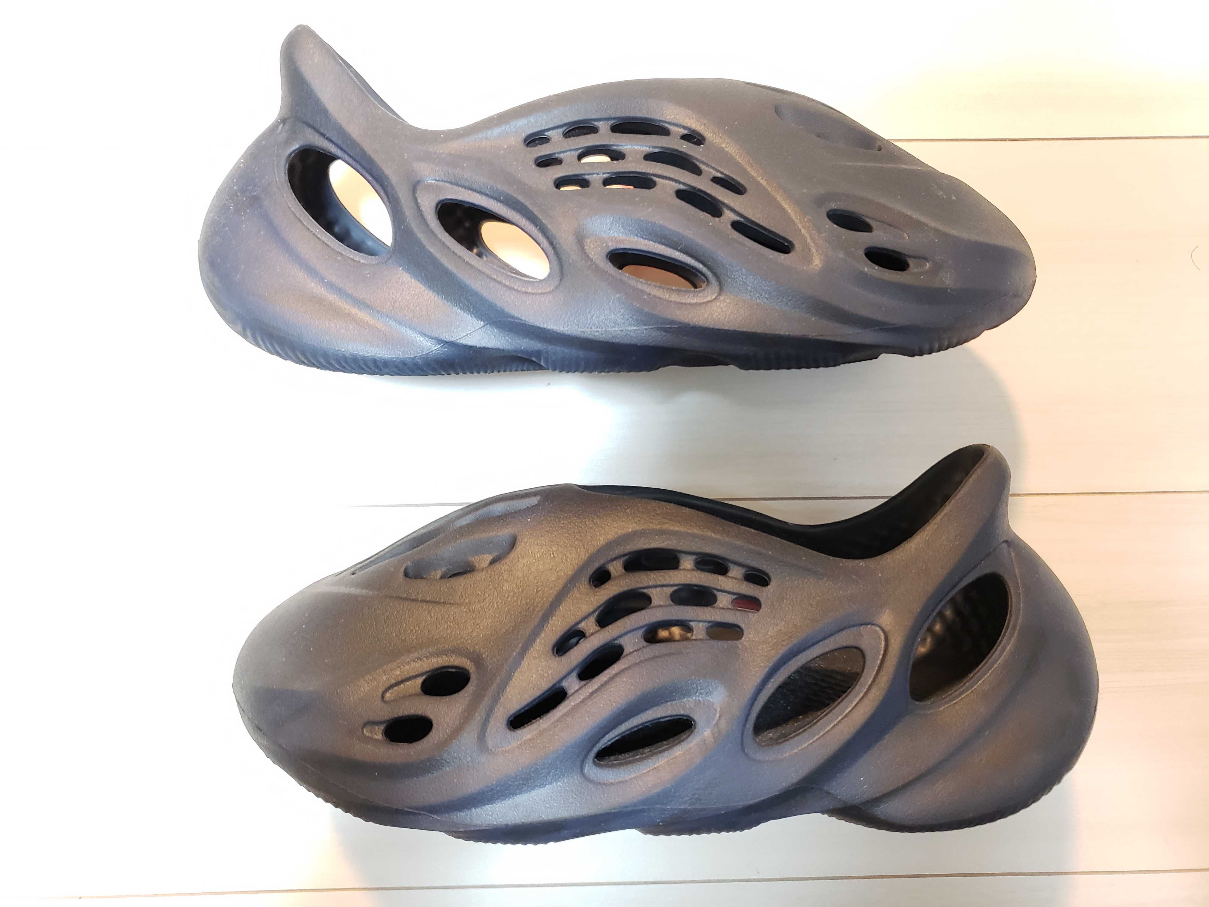 adidas YEEZY Foam Runner "Mineral Blue"