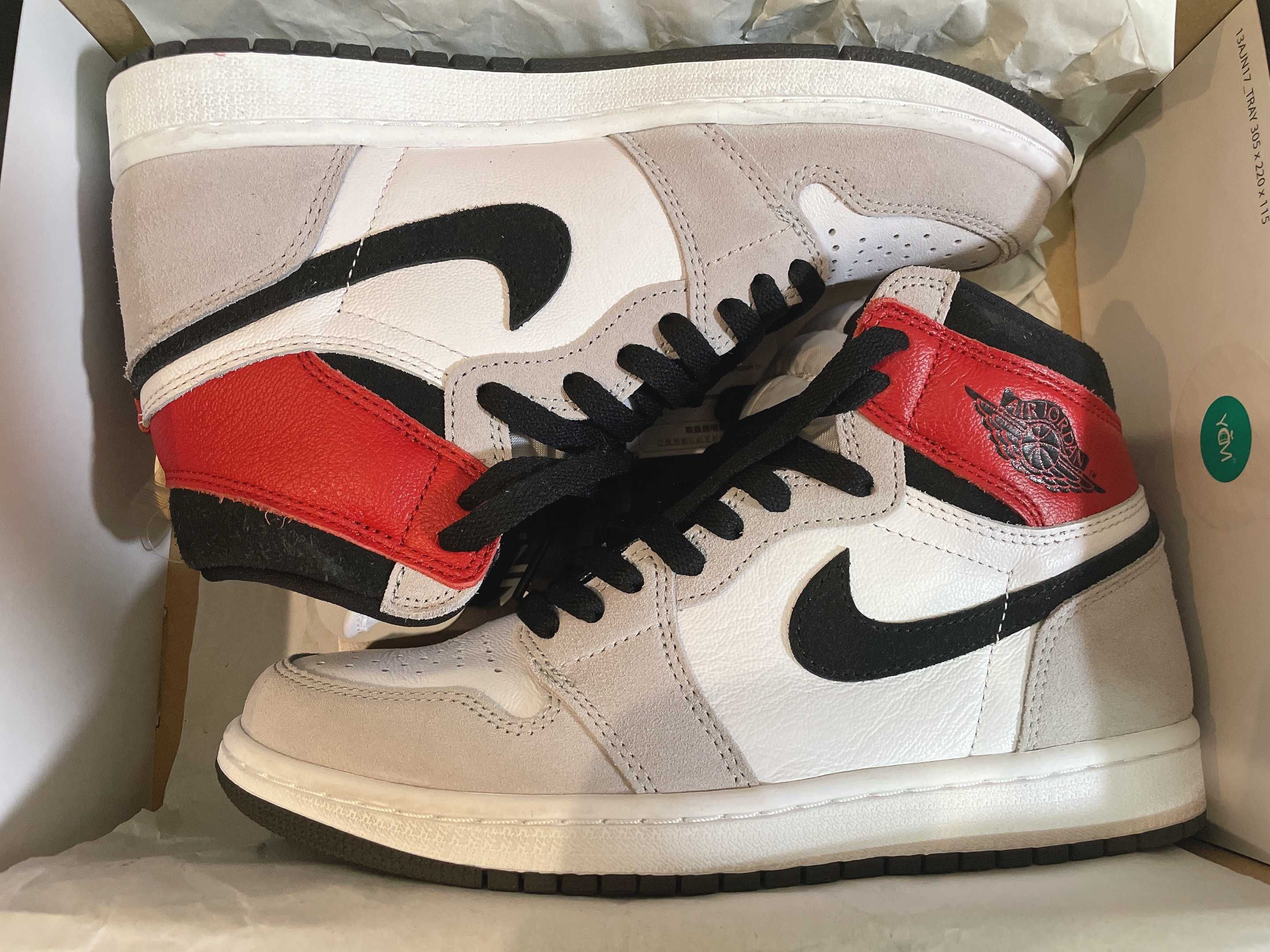 Nike Air Jordan 1 High OG "White/Black/Light Smoke Grey"