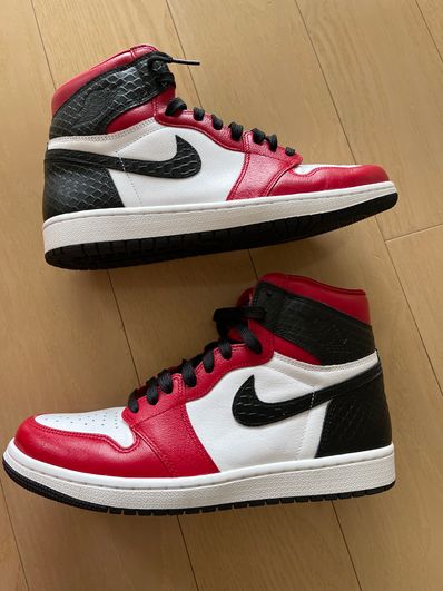 Nike Women's Air Jordan 1 High OG "Satin Red"