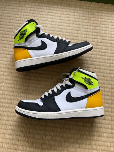 Nike Air Jordan 1 High OG "Volt Gold"