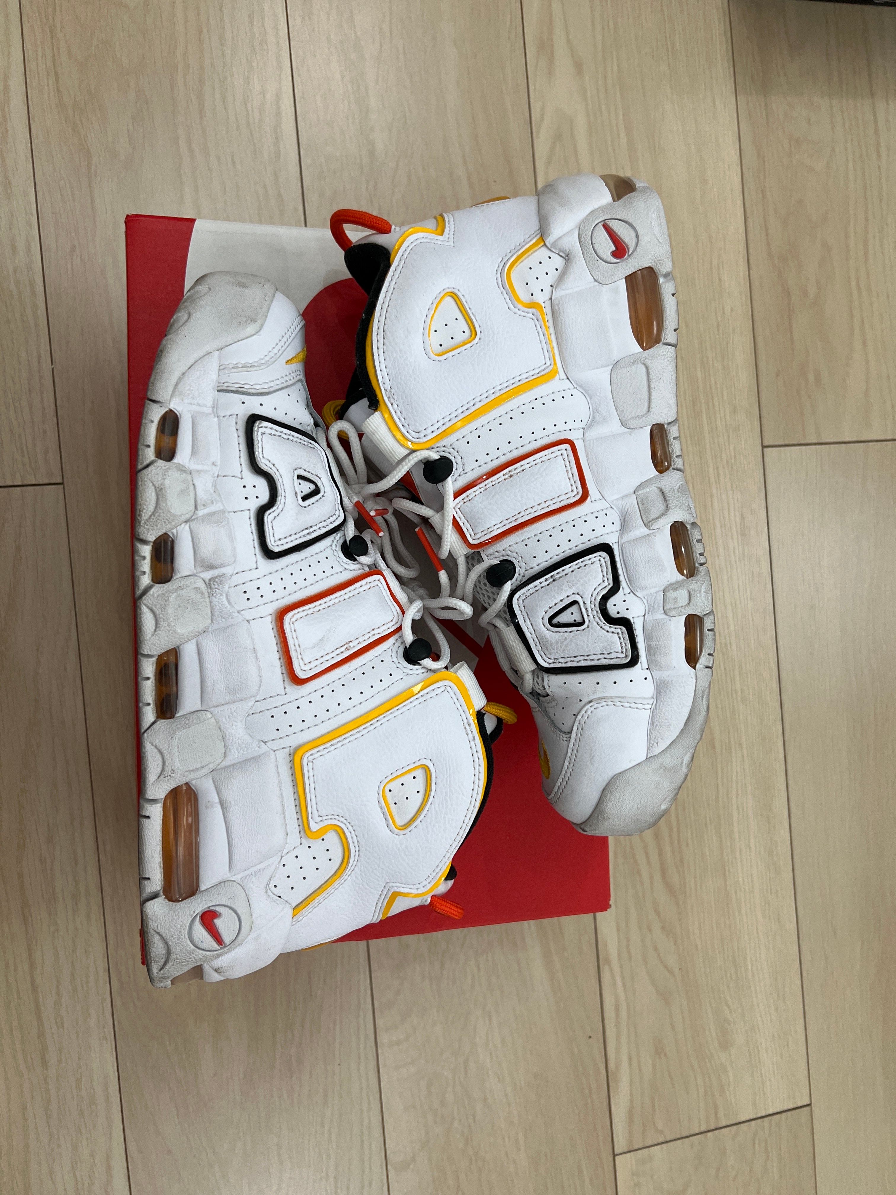 NIKE AIR MORE UPTEMPO "RAYGUNS"