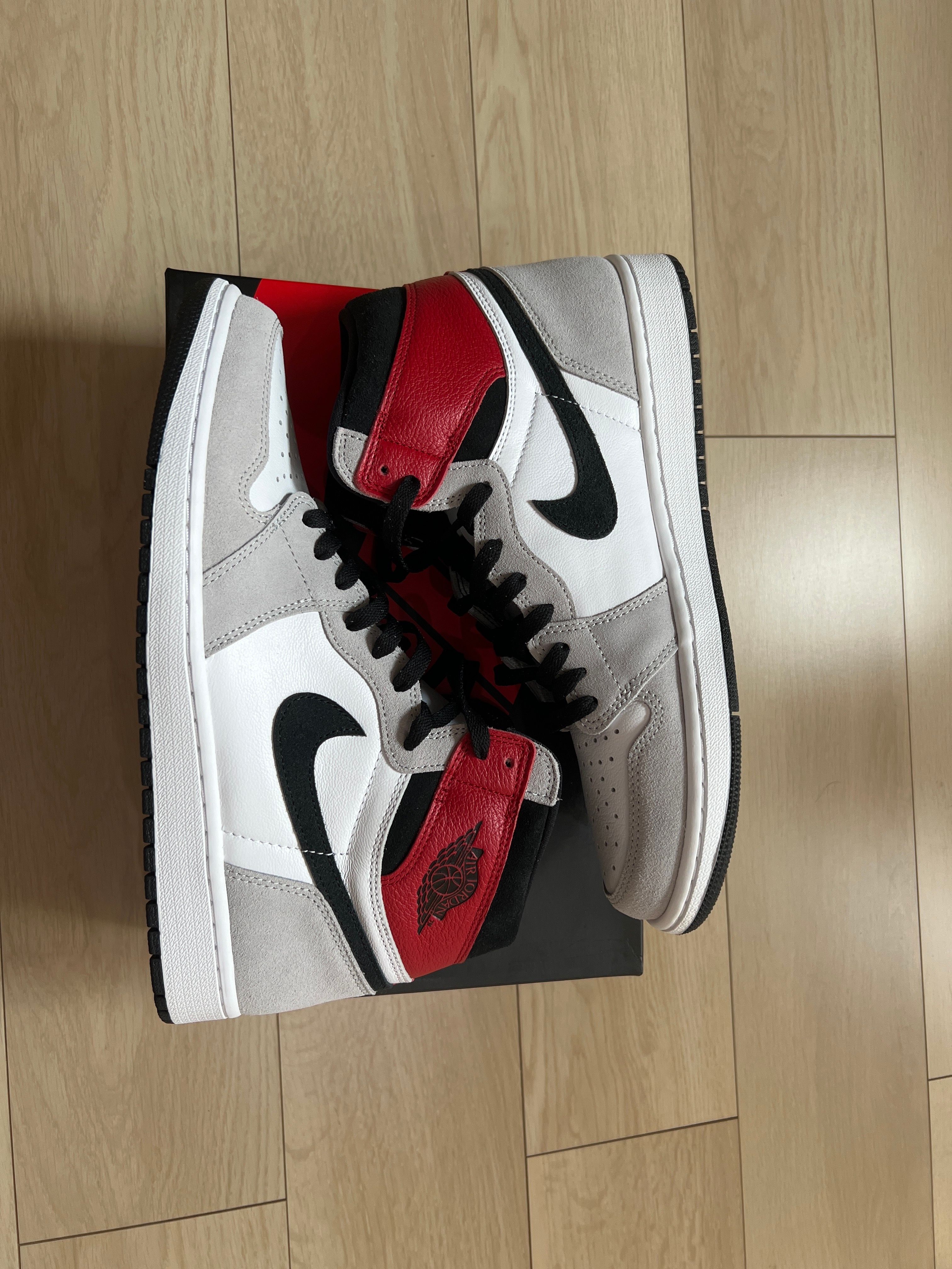 Nike Air Jordan 1 High OG "White/Black/Light Smoke Grey"
