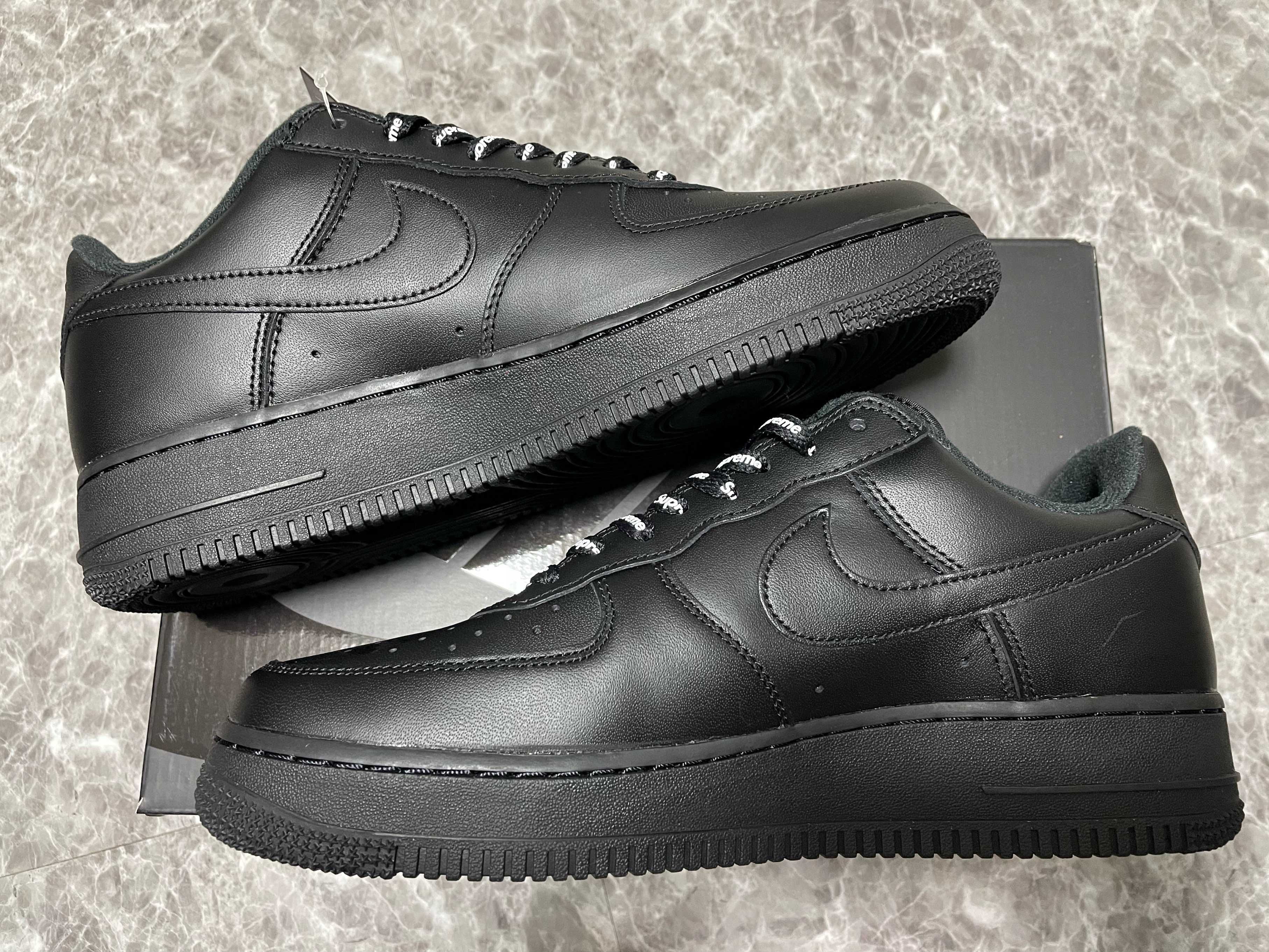 Supreme × Nike Air Force 1 Low "Black"