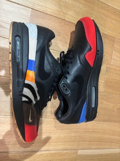 NIKE AIR MAX 1 MASTER "BLACK/BLACK-UNIVERSITY RED-INTERNATIONAL BLUE"
