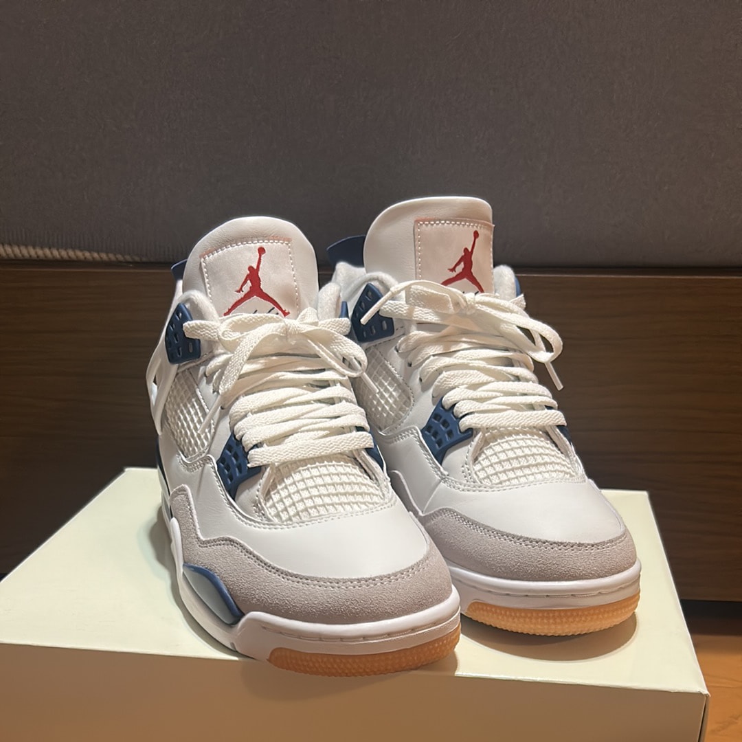 Nike SB Air Jordan 4 Retro SP "Summit White/Navy"