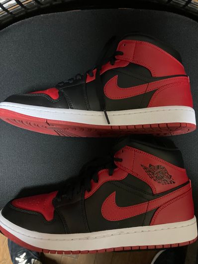 Nike Air Jordan 1 Mid "Bred"