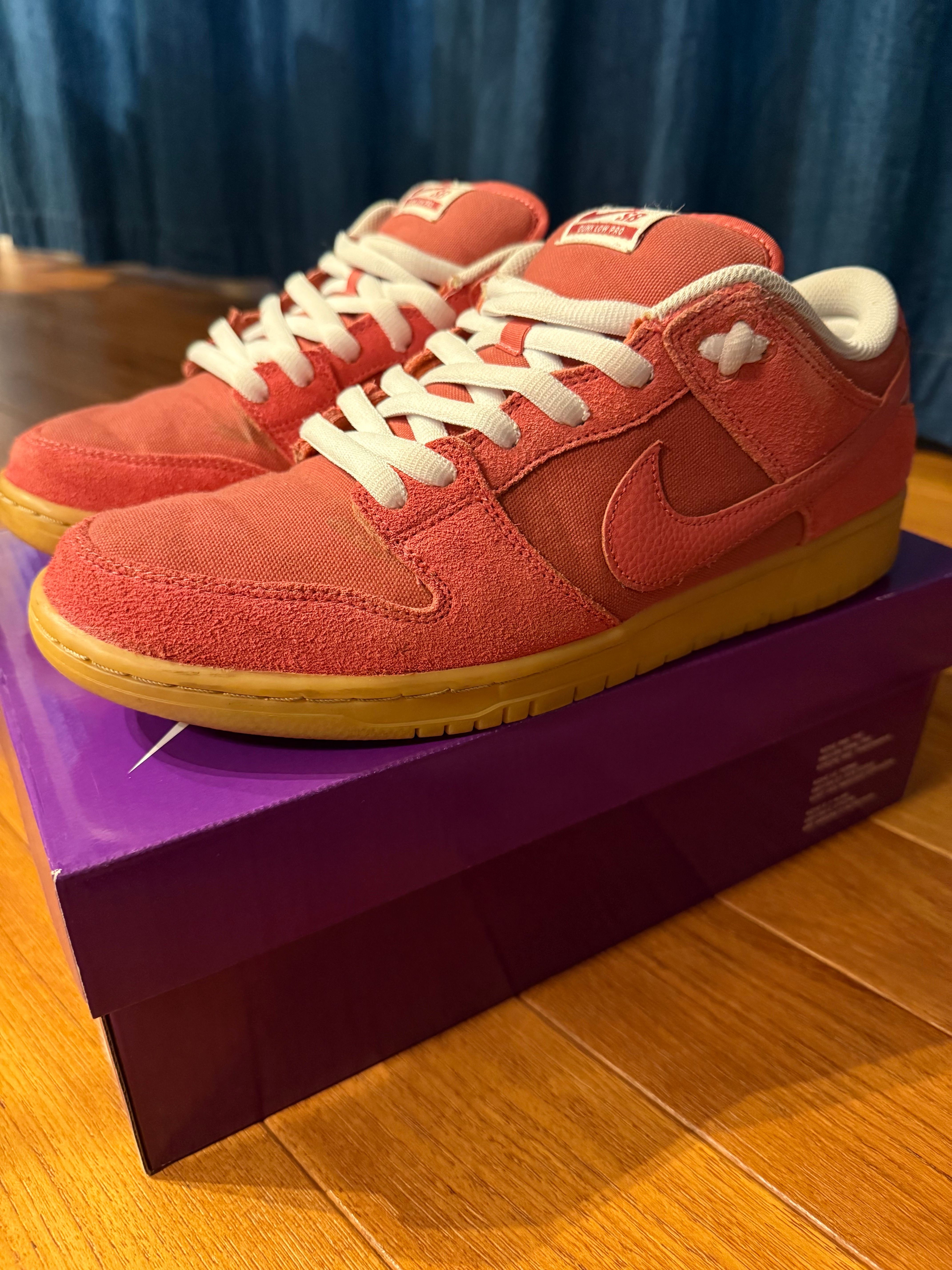 Nike SB Dunk Low "Adobe"