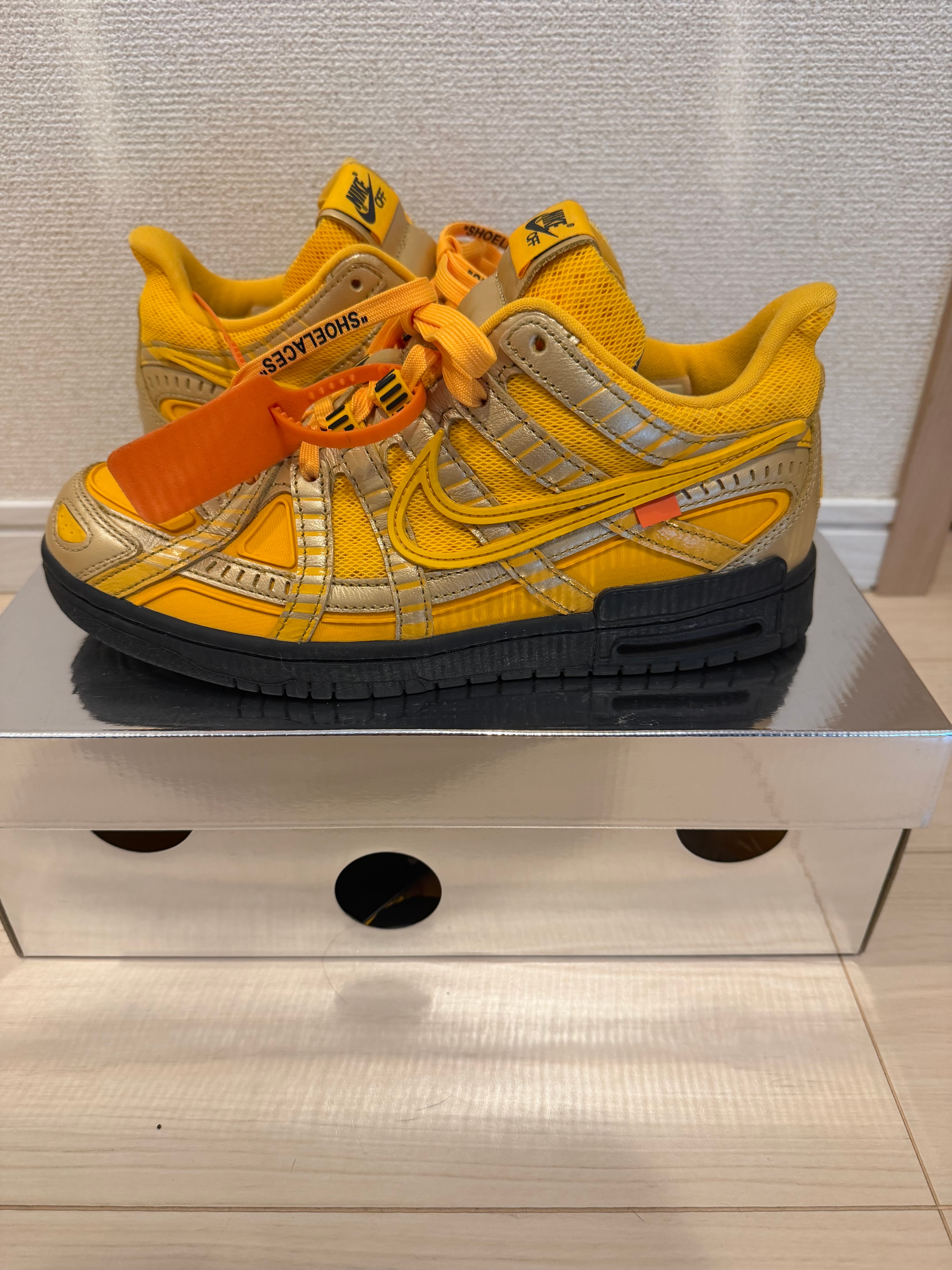 Off-White × Nike Air Rubber Dunk "University Gold" 