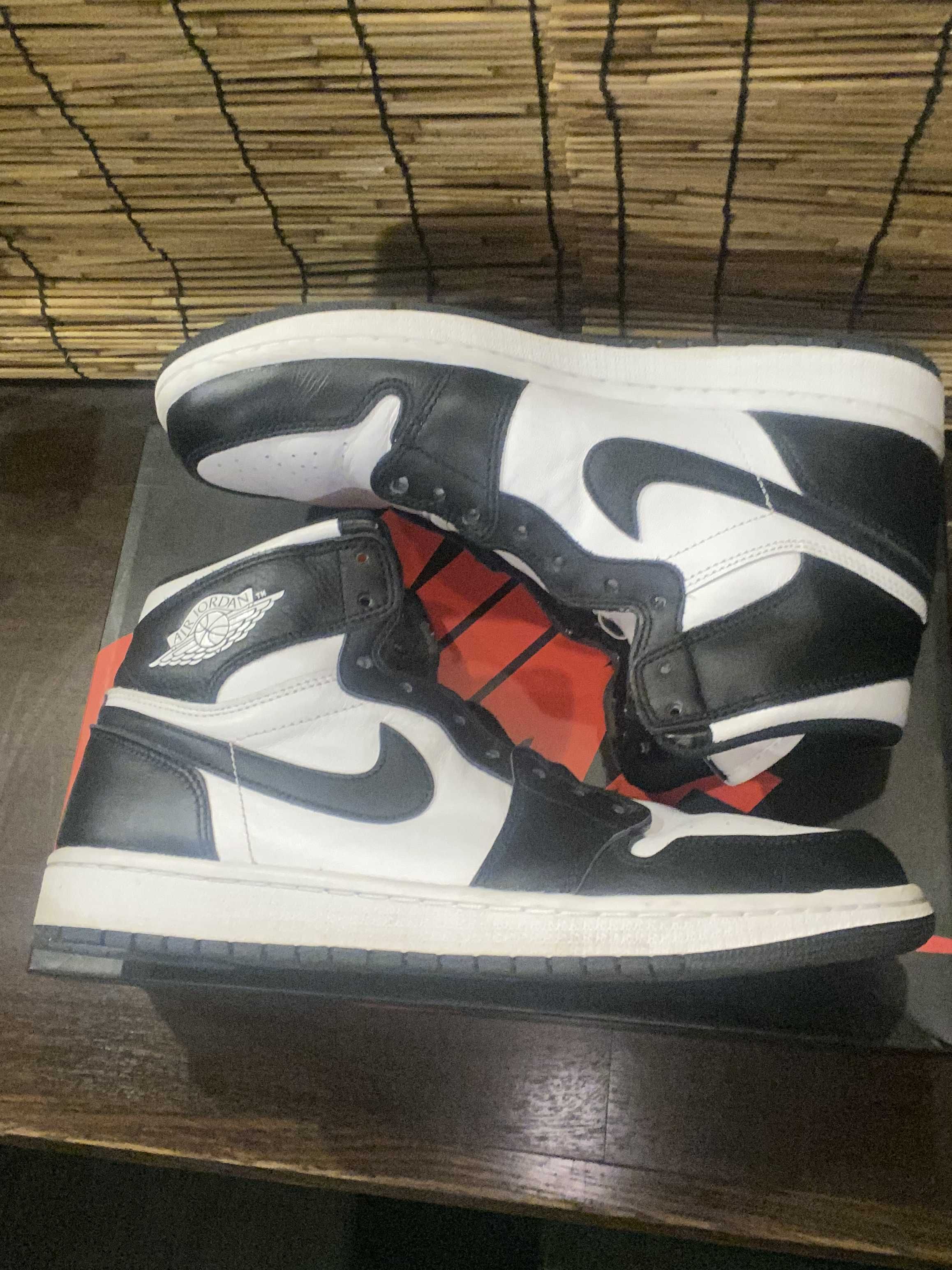 Nike Air Jordan 1 Retro High OG "Black/White" (2014)