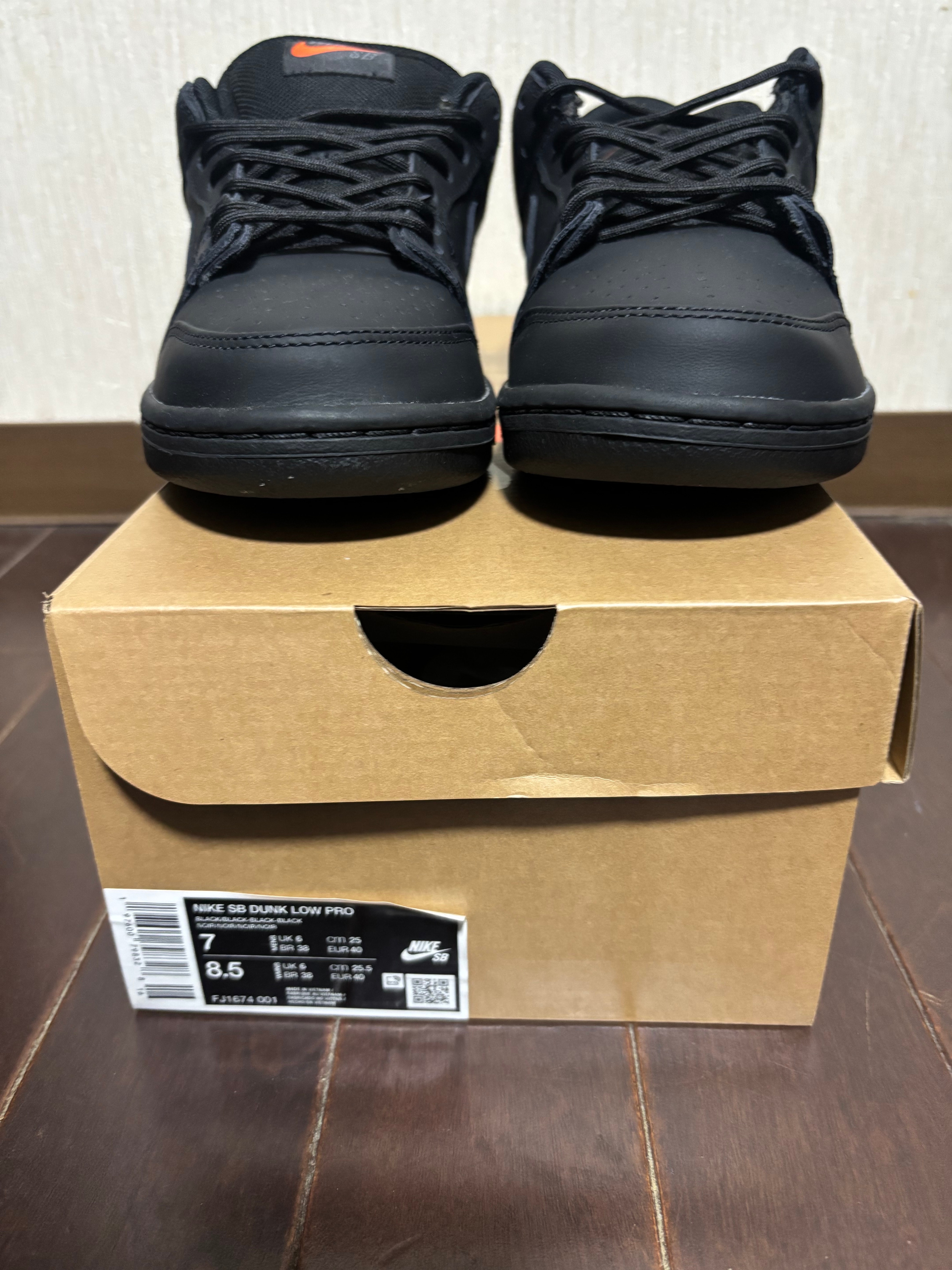 Nike SB Dunk Low Pro ISO "Triple Black"