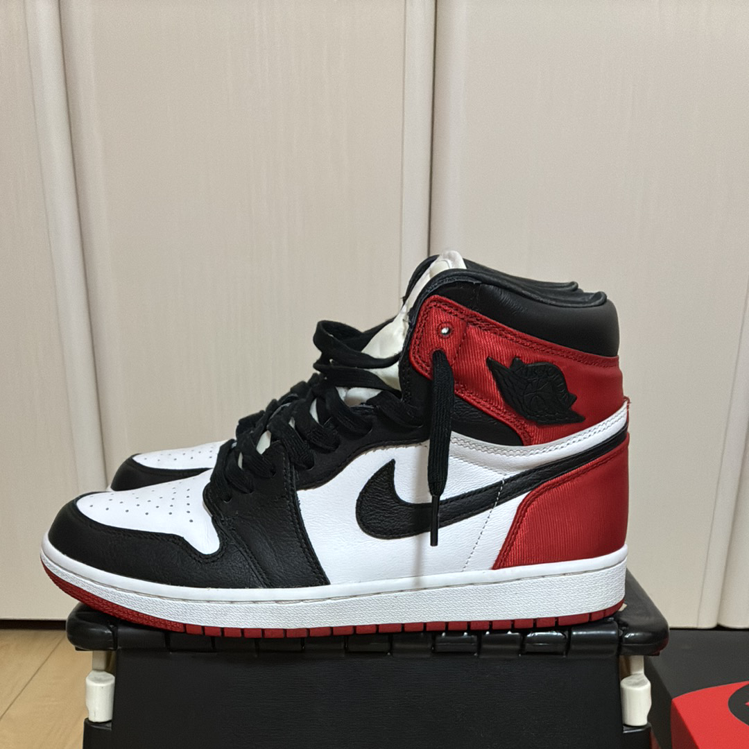 Nike Women's Air Jordan 1 Retro High "Satin Black Toe"