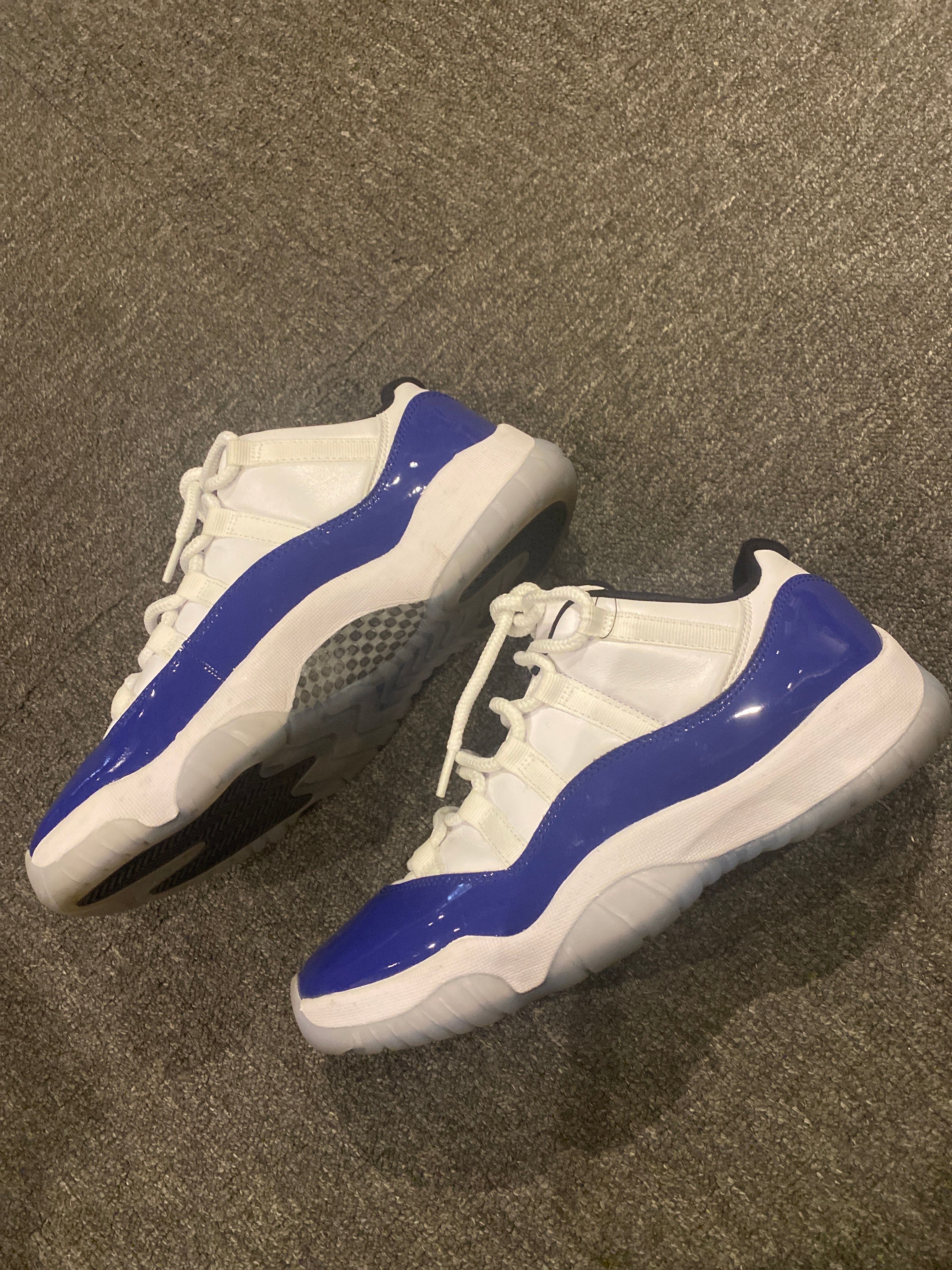  NIKE Women's AIR JORDAN 11 LOW "CONCORD SKETCH"