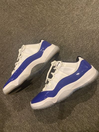 NIKE Women's AIR JORDAN 11 LOW "CONCORD SKETCH"