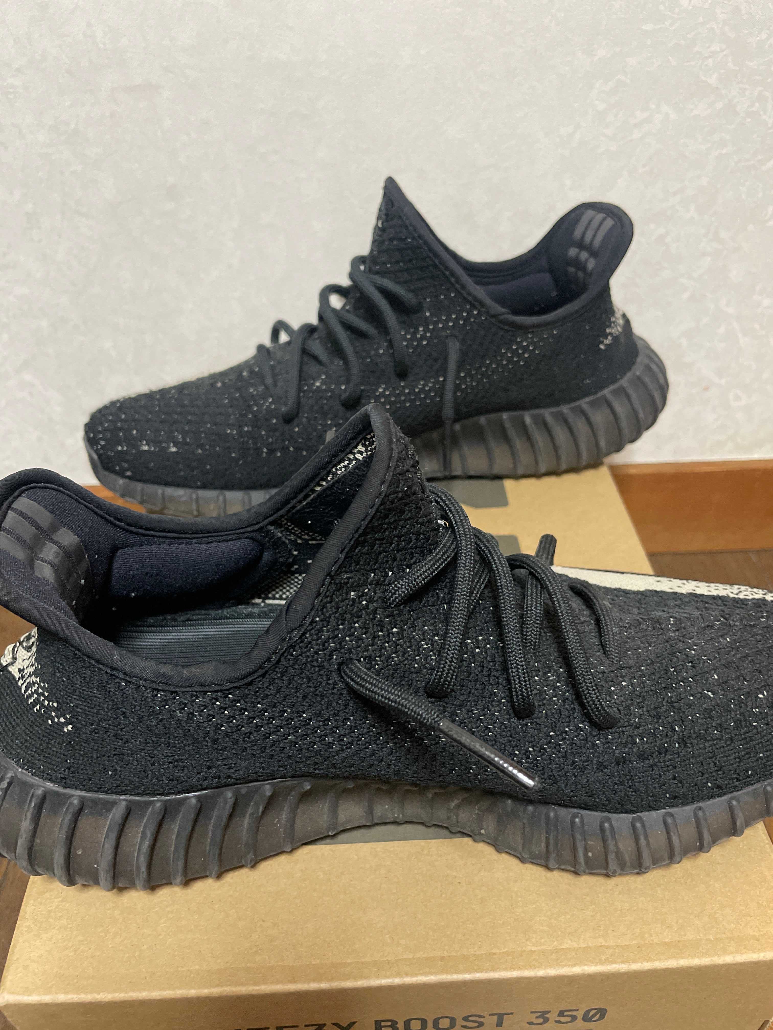 adidas YEEZY Boost 350 V2 "Oreo"