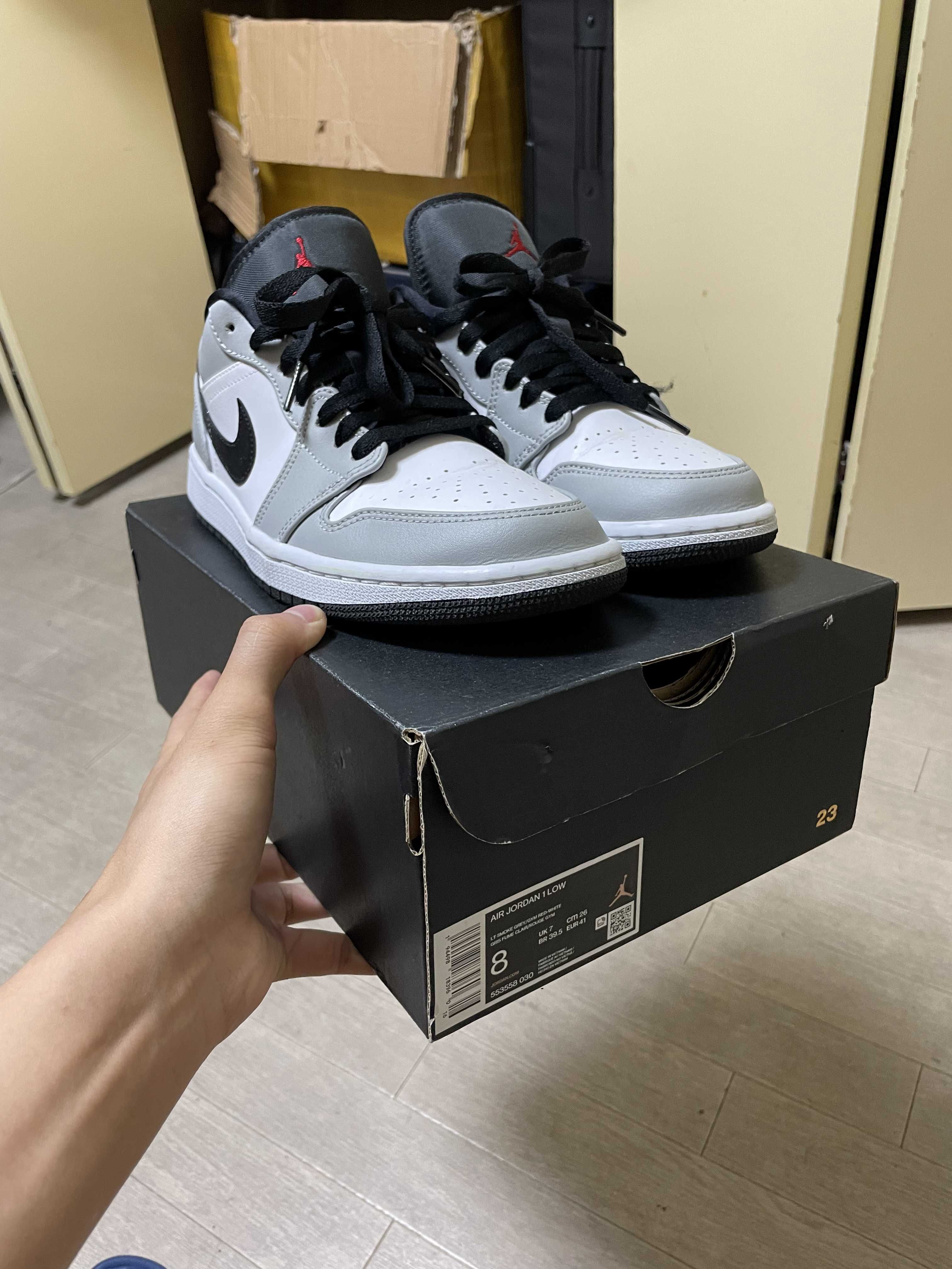 NIKE AIR JORDAN 1 LOW "LIGHT SMOKE GREY"