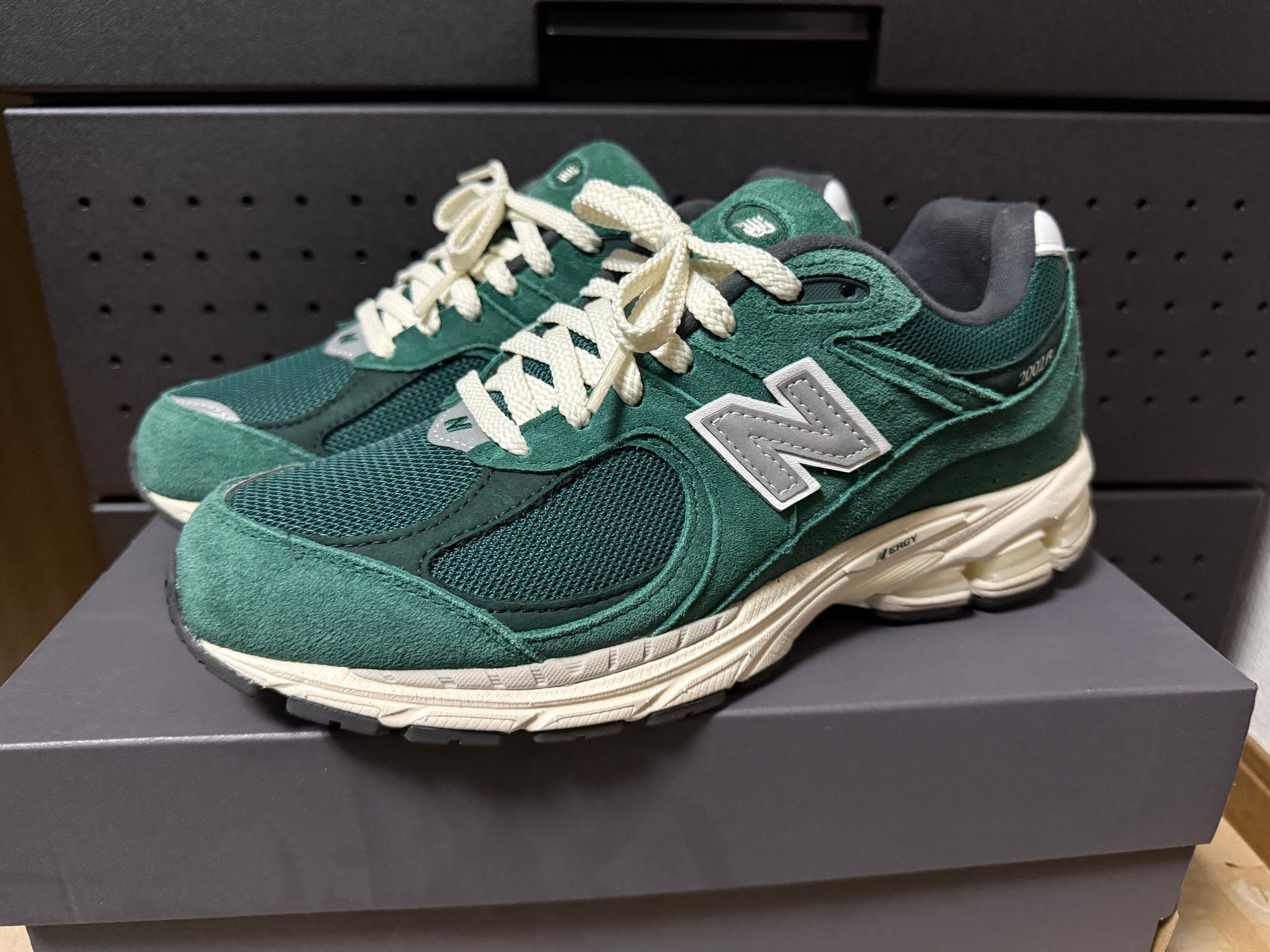 New Balance 2002R "Forest Green"