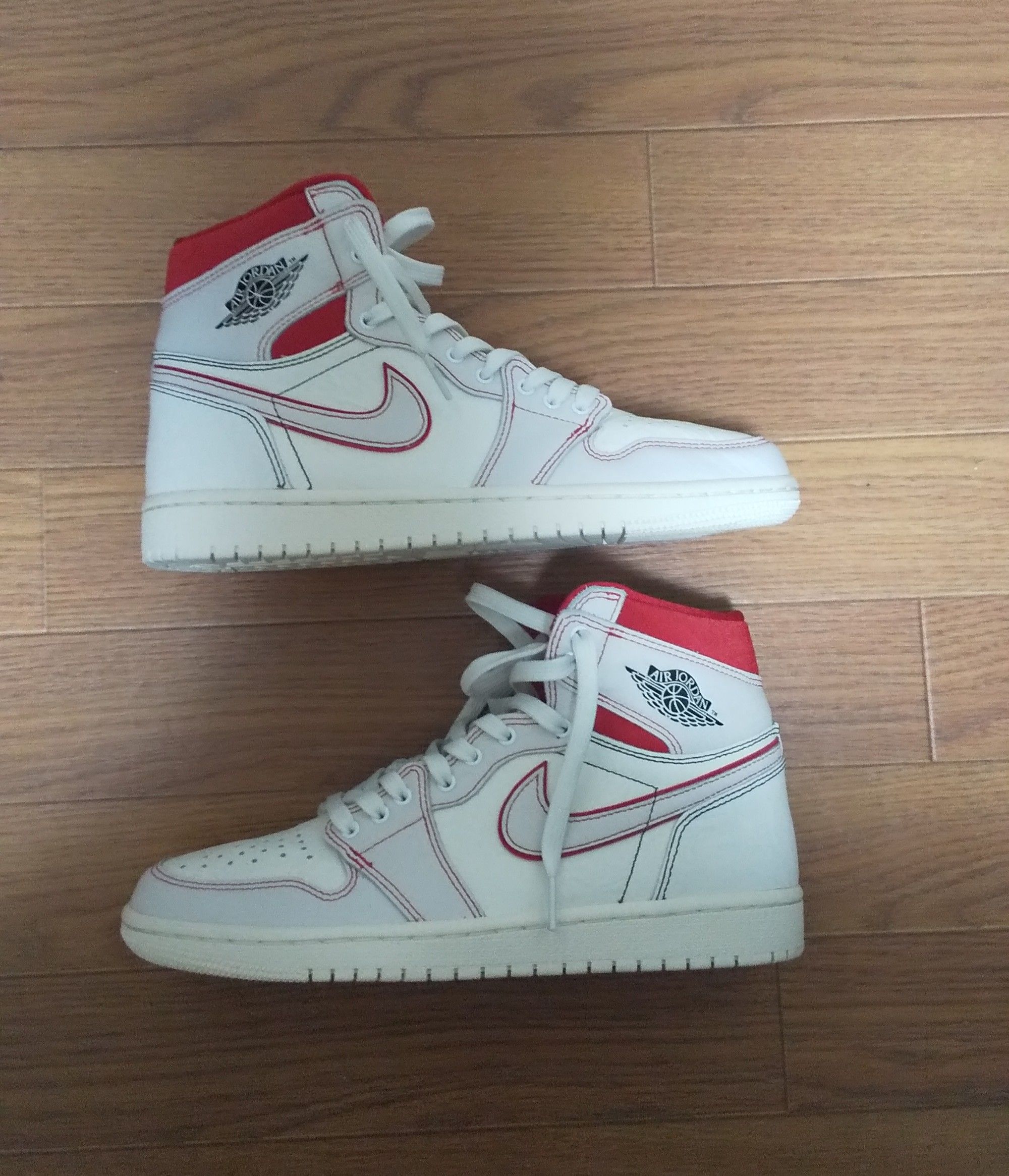 Nike Air Jordan 1 Retro High OG "Sail/University Red"     